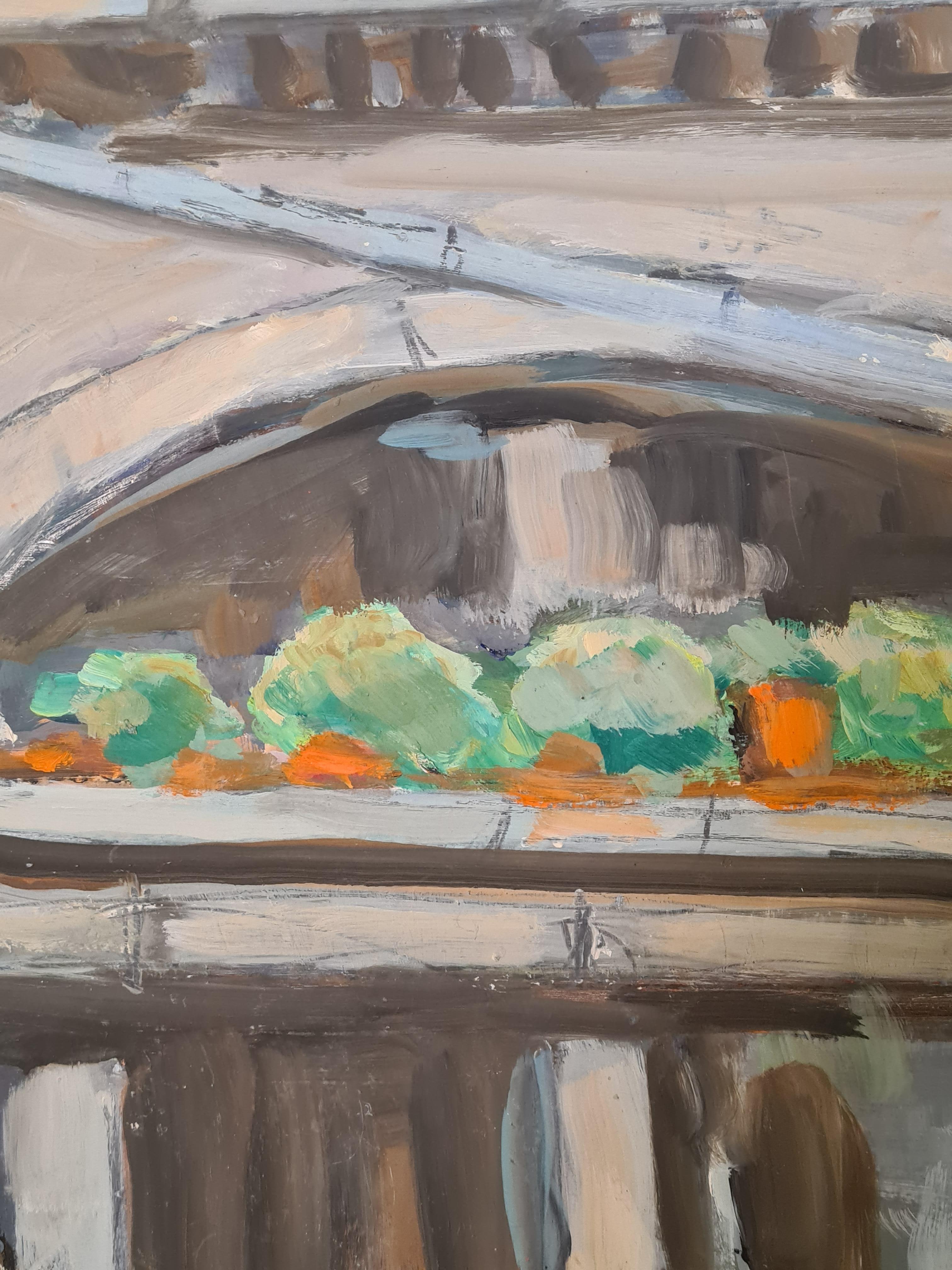 Guazzo francese della fine del XX secolo su cartoncino raffigurante un cortile colorato di Claude Gemy. Il dipinto è firmato in basso a destra ed è annotato sul bordo inferiore.

Provenienza: Acquistato direttamente dall'Atelier dell'artista.

Una
