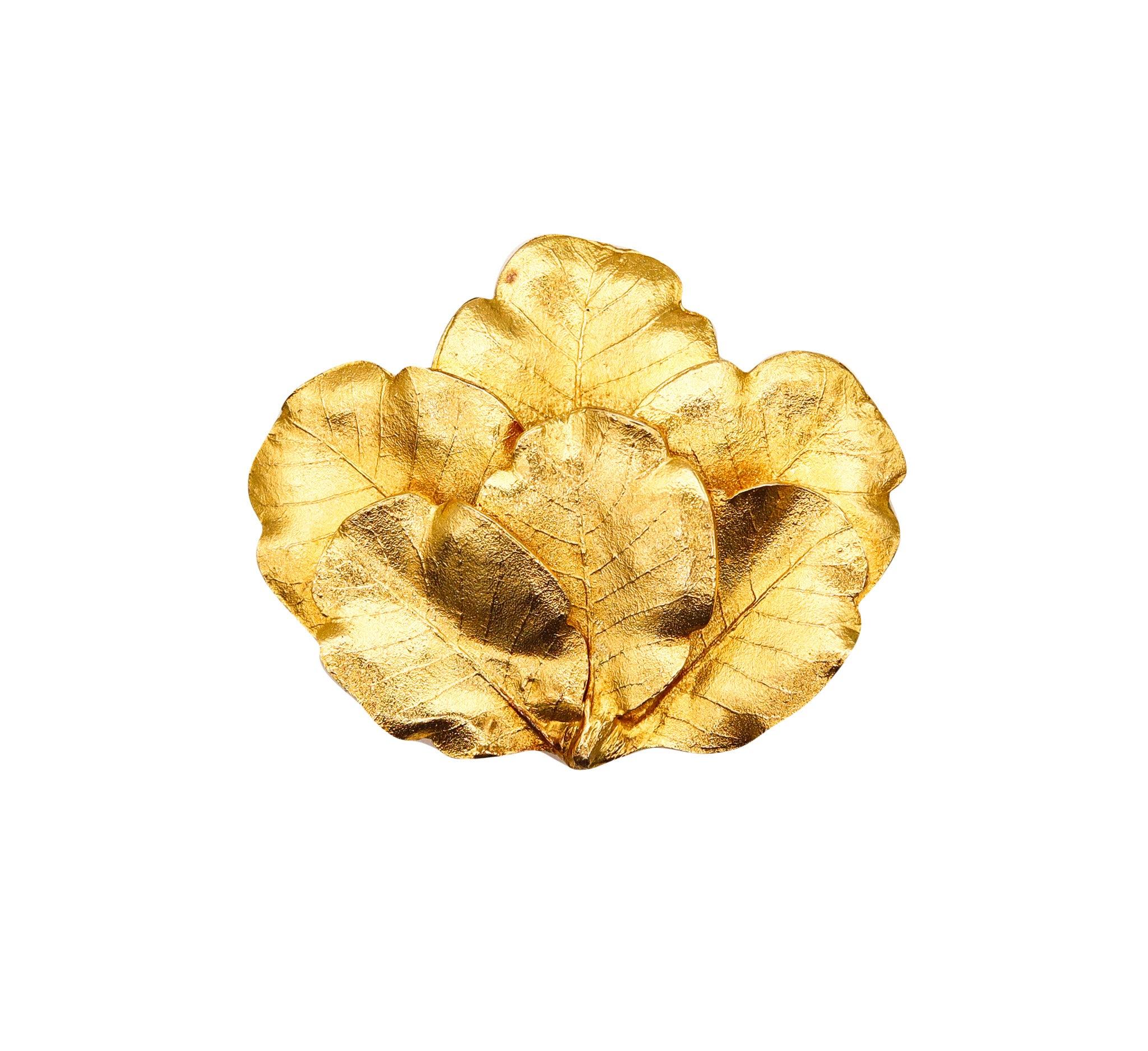 CLAUDE LALANNE For Zolotas Sculptural Laurel Leaves Pendant-Brooch In 18Kt Gold 3