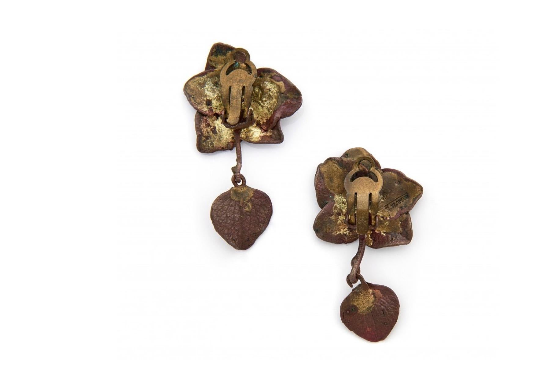 French 90's Claude Lalanne copper «Hortensias» earrings For Sale