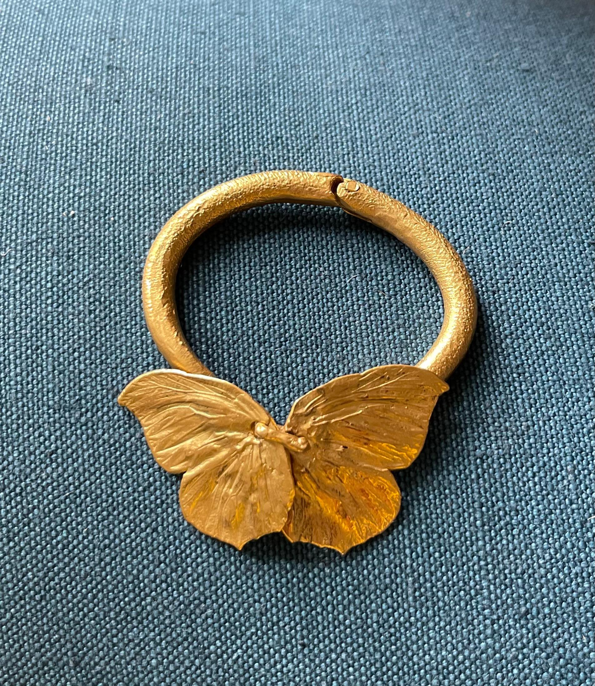 Portman Gallery is pleased to offer a bracelet from Claude Lalanne’s “Les Sept Papillons D’Or” series for Artcurial.  

Clearly marked, numbered 44/250 and with its original certificate of authenticity and pamphlet with a description of the series. 