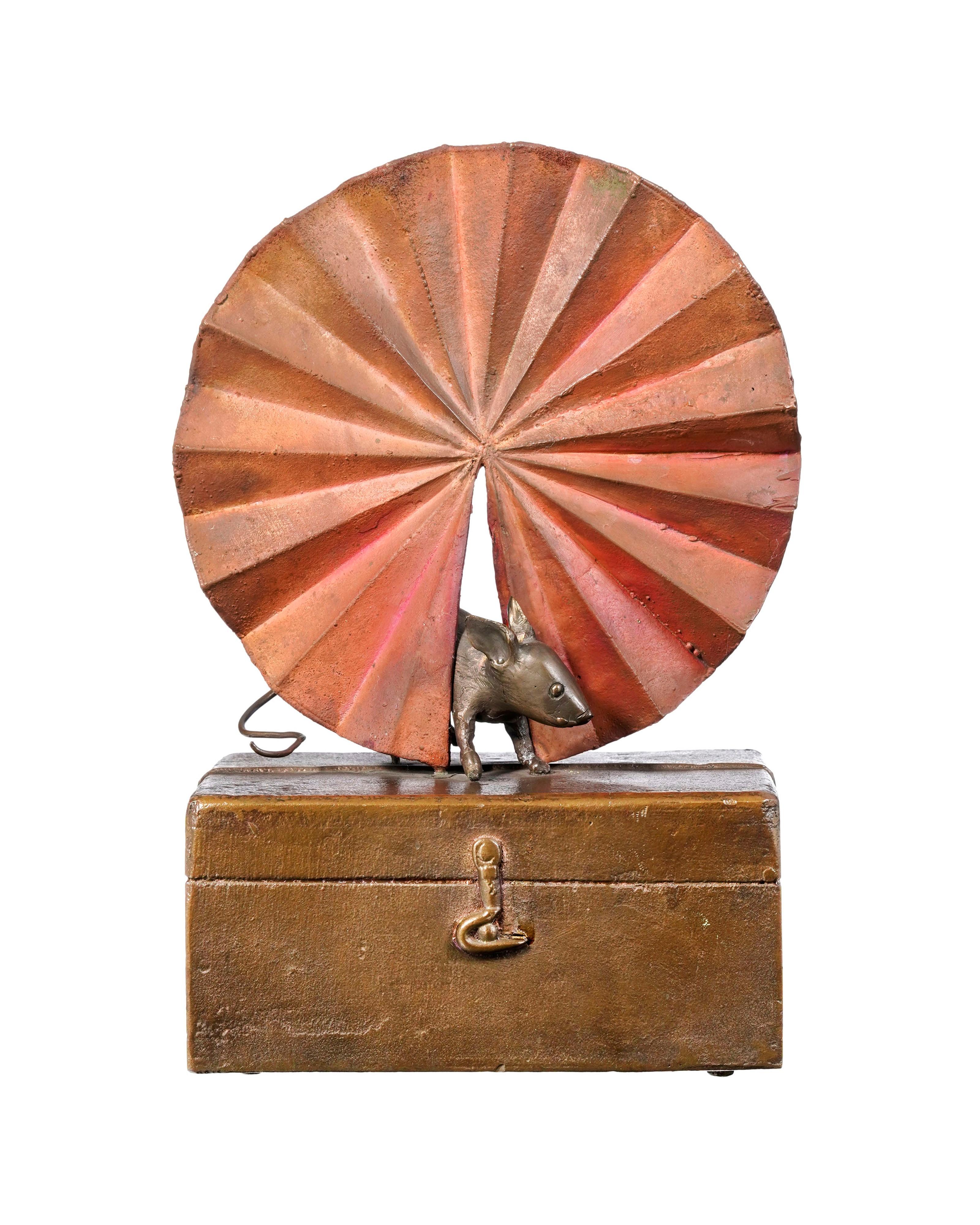CLAUDE LALANNE (1925-2019)
La Diva, 1997
Ed. 6/8 pcs
Bronze and copper
22 x 15.5 x 10.5 cm I 8 5/8 x 6 1/8 x 4 1/8 in
Numbered, monogrammed, signed and dated : 6/8, Cl, Lalanne, 97

La Diva by Claude Lalanne is a whimsical and poetic bronze