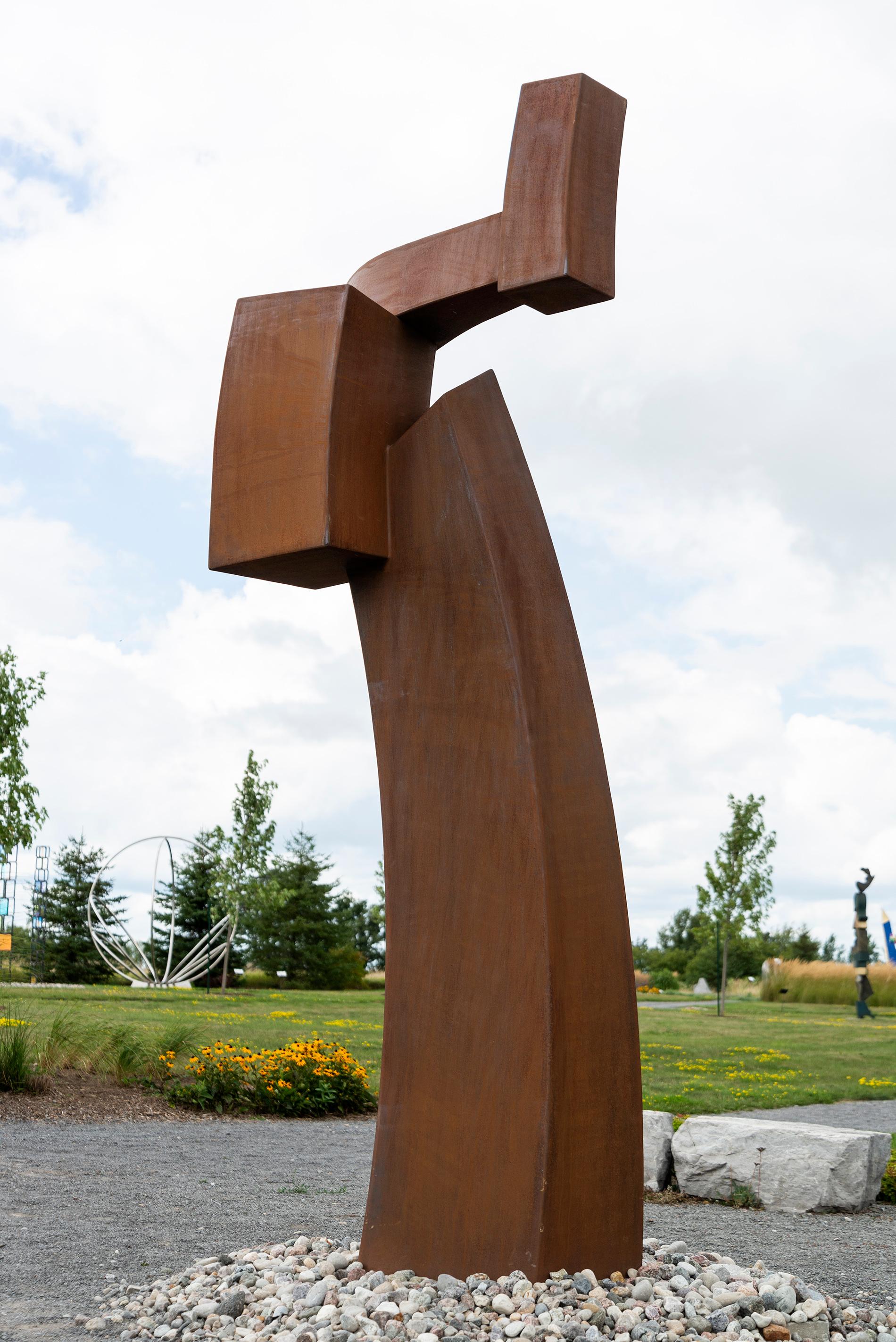 Corphéum XII - haute, grande, géométrique, abstraite, sculpture d'extérieur en acier Corten - Contemporain Sculpture par Claude Millette