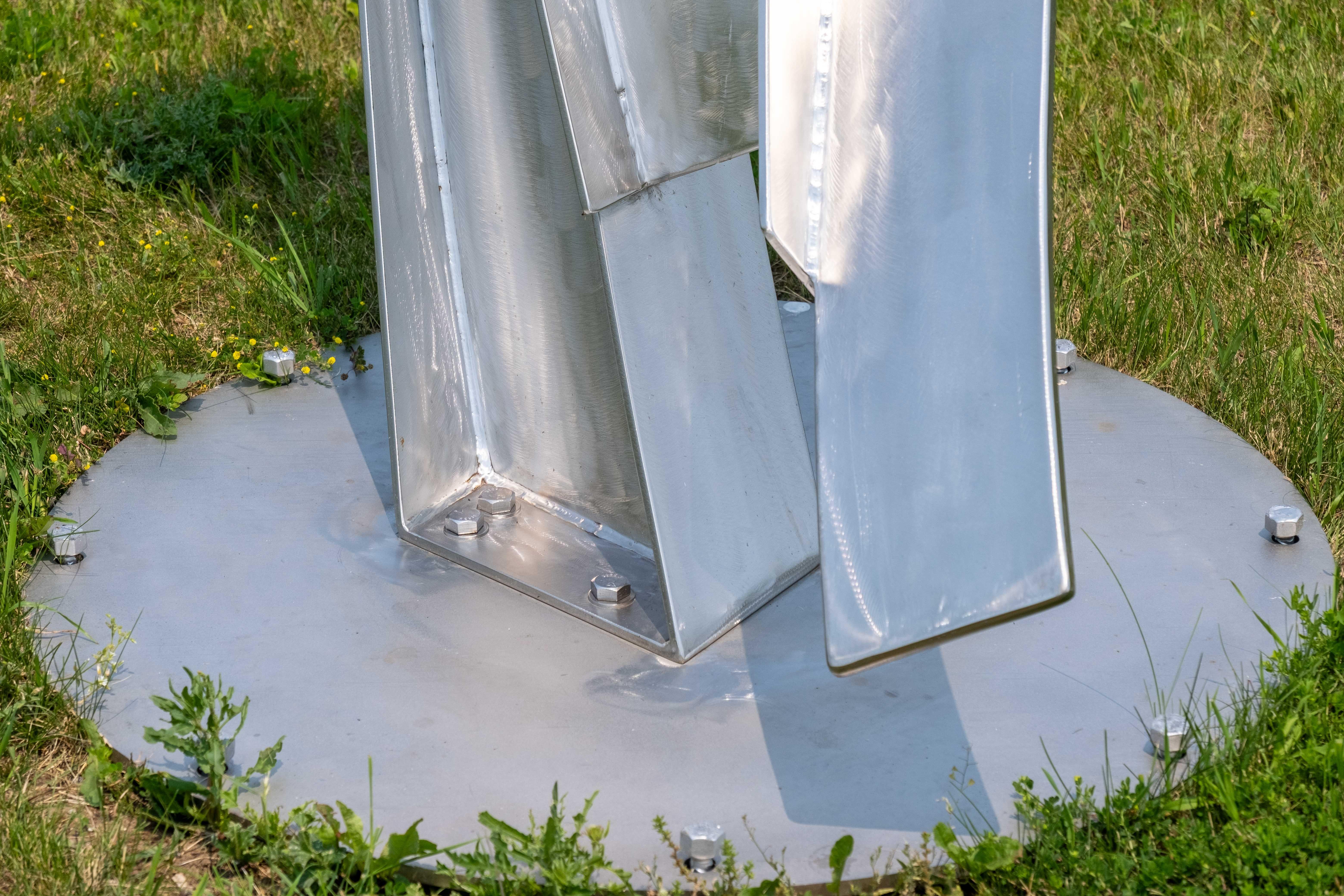 Grande sculpture d'extérieur en acier inoxydable Corpheum XIX, géométrique et abstraite en vente 4