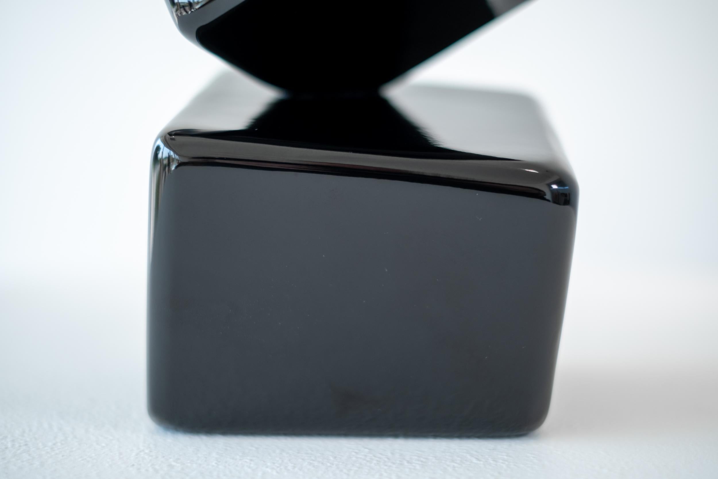 Effervescence Black VIII – geometrische, abstrakte, pulverbeschichtete Stahlskulptur im Angebot 4