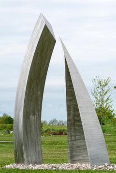 Rencontre (Encounter) - sculpture d'extérieur géométrique, abstraite en acier inoxydable