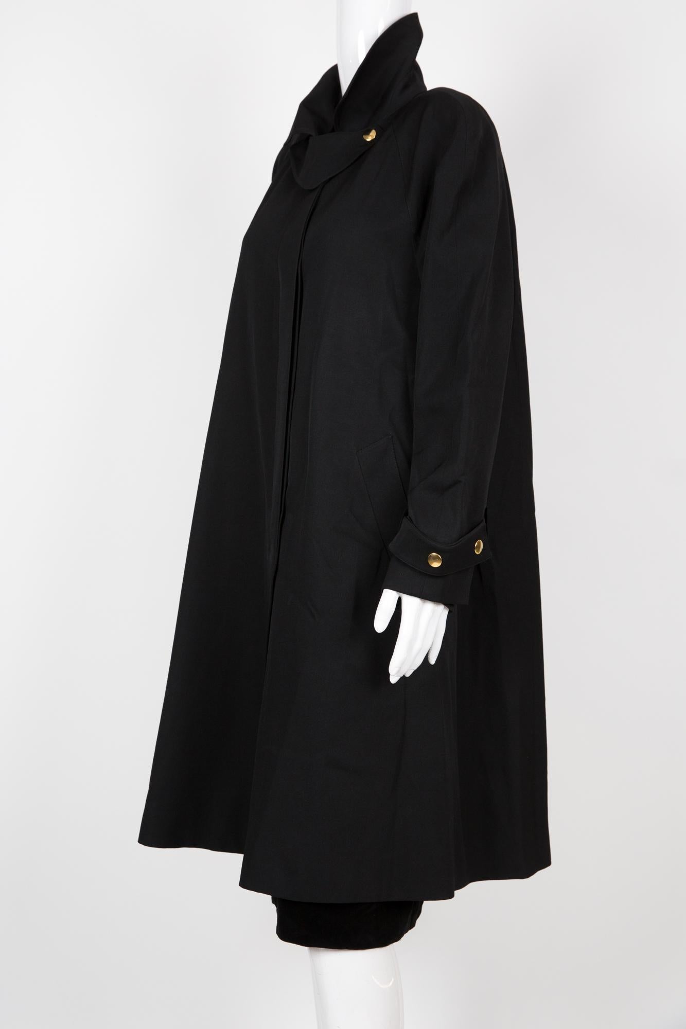 Claude Montana Black Trench Coat In Good Condition For Sale In Paris, FR