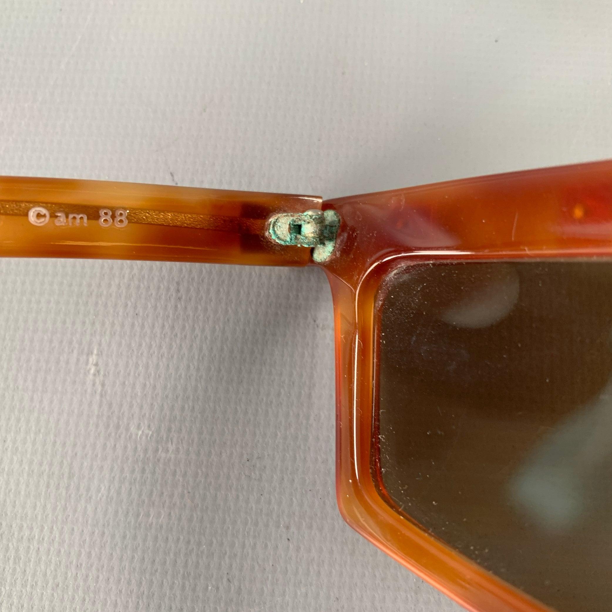 CLAUDE MONTANA Brown Schildpatt Sonnenbrille aus Acetat mit Nieten im Angebot 1