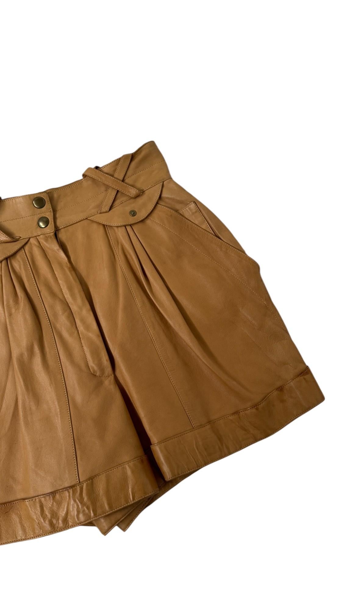 Claude Montana for Idéal Cuir Paris - Vintage High-Waisted Leather Shorts In Good Condition For Sale In Milano, IT