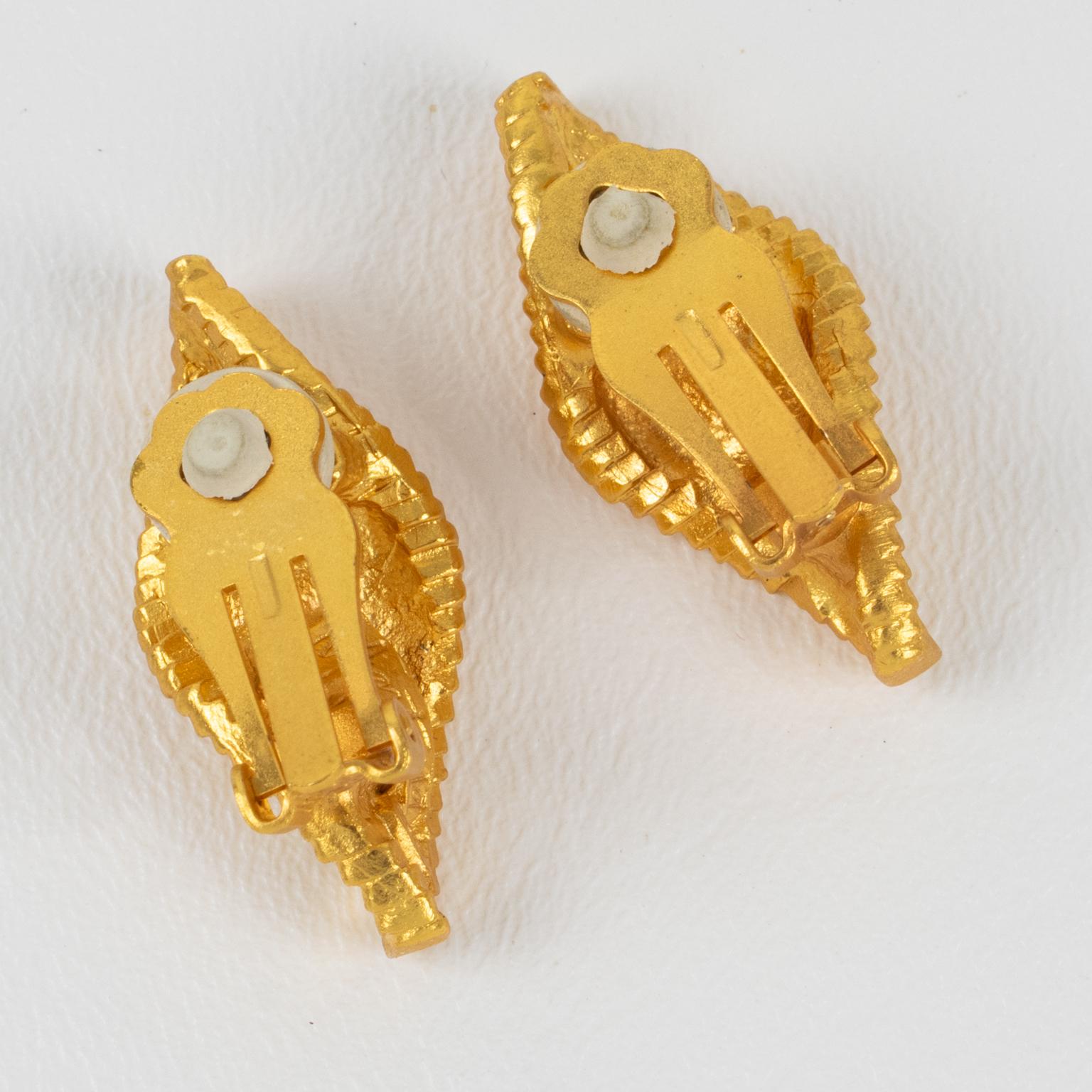 Claude Montana Futuristische vergoldete Metall-Clip-Ohrringe im Zustand „Hervorragend“ in Atlanta, GA