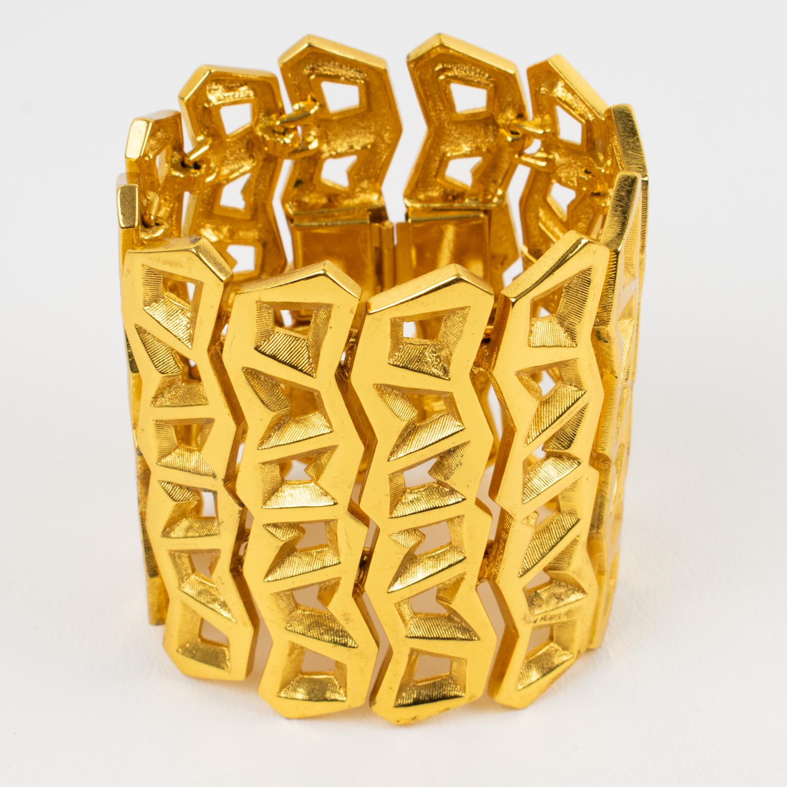 Claude Montana Modernistisches übergroßes Gliederarmband aus vergoldetem Metall für Damen oder Herren im Angebot