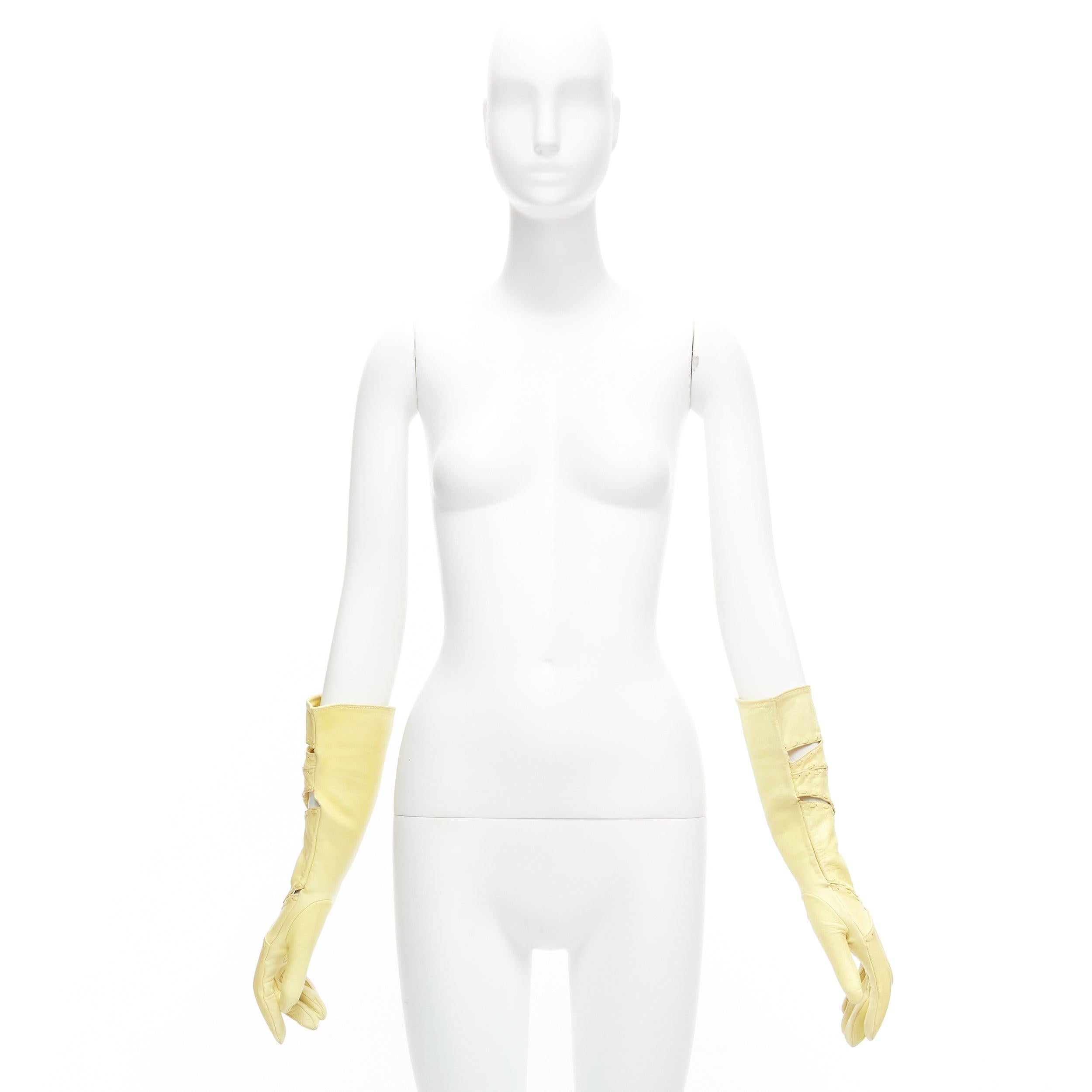 CLAUDE MONTANA Vintage Gelbe Vintage-Handschuhe aus Leder mit Steppstich und Ausschnitt US7 im Angebot 6