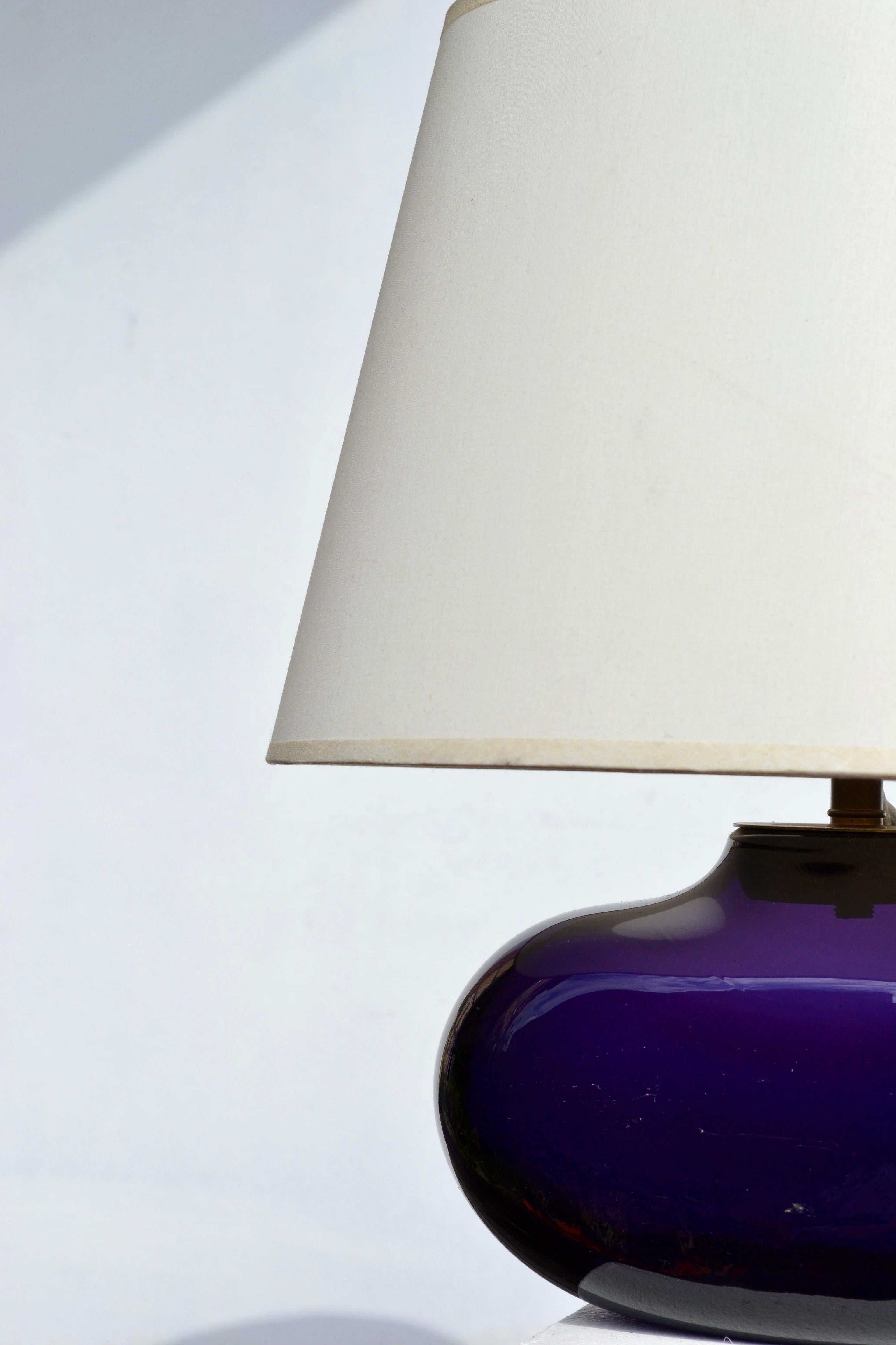 French Provincial Claude Morin, Signed Blown Glass Table Lamp, France, circa 1970 For Sale