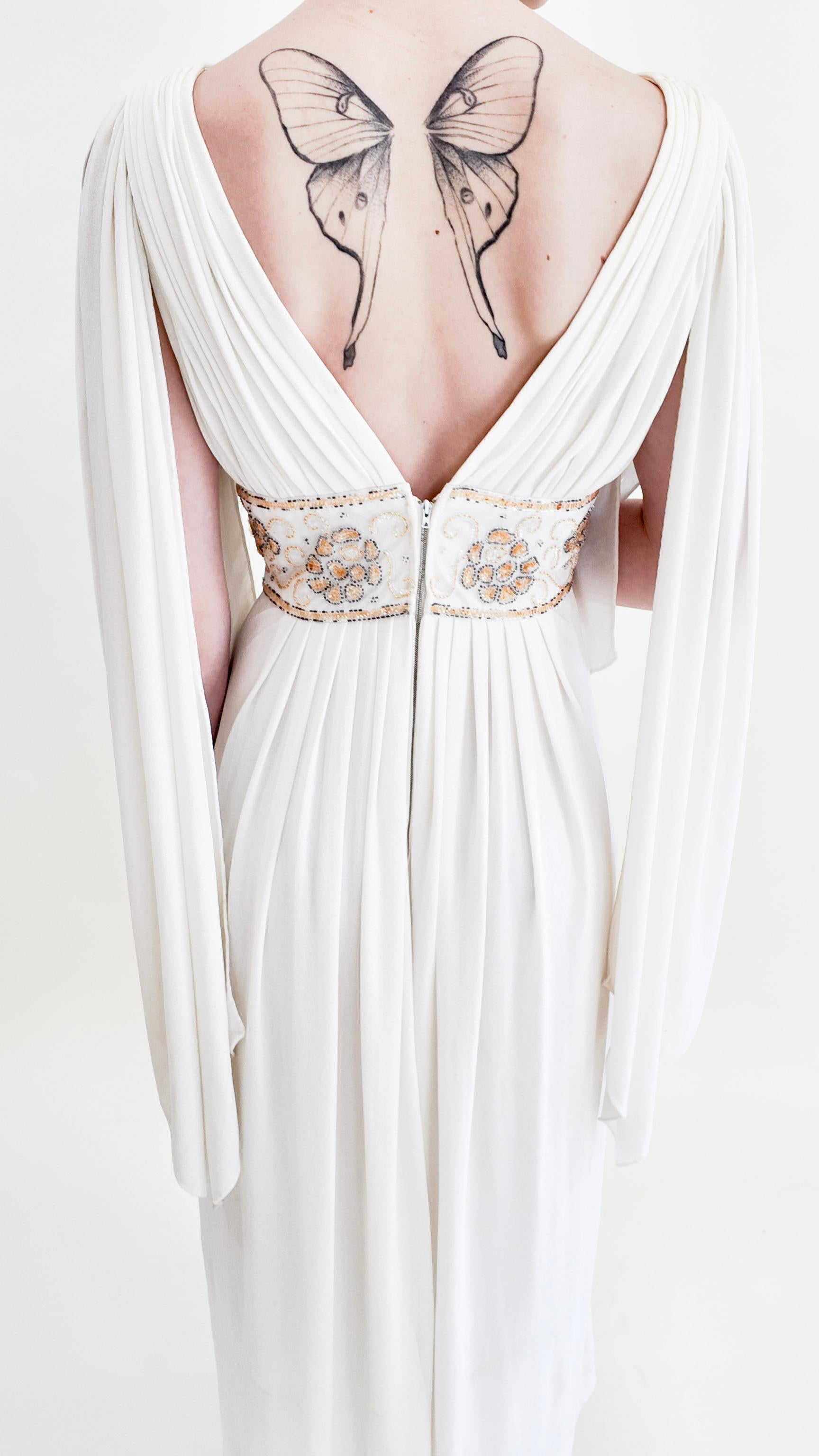 Claude Riha - Vestito bianco con ali d'angelo e perline in vita in vendita 8