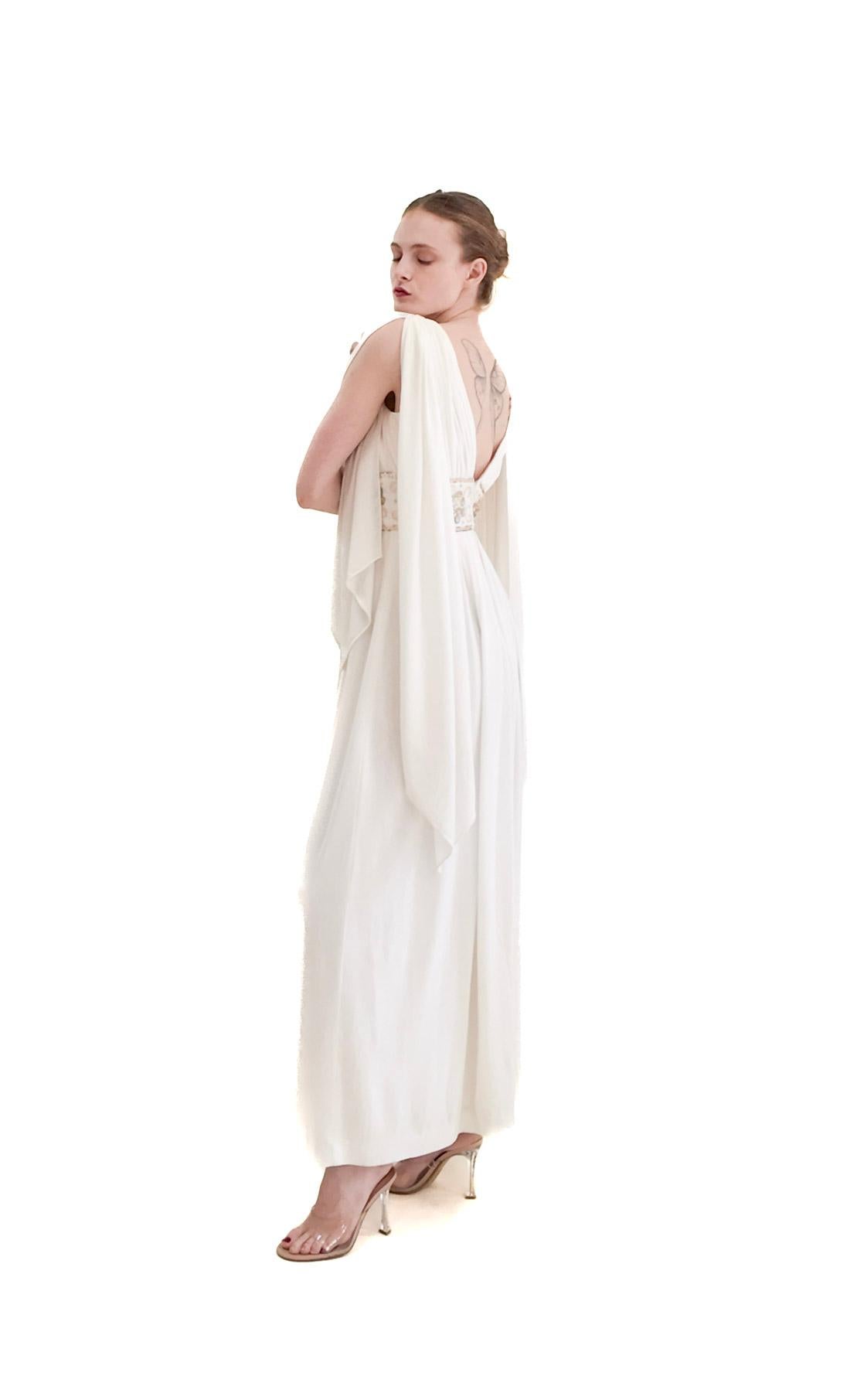 Donna Claude Riha - Vestito bianco con ali d'angelo e perline in vita in vendita