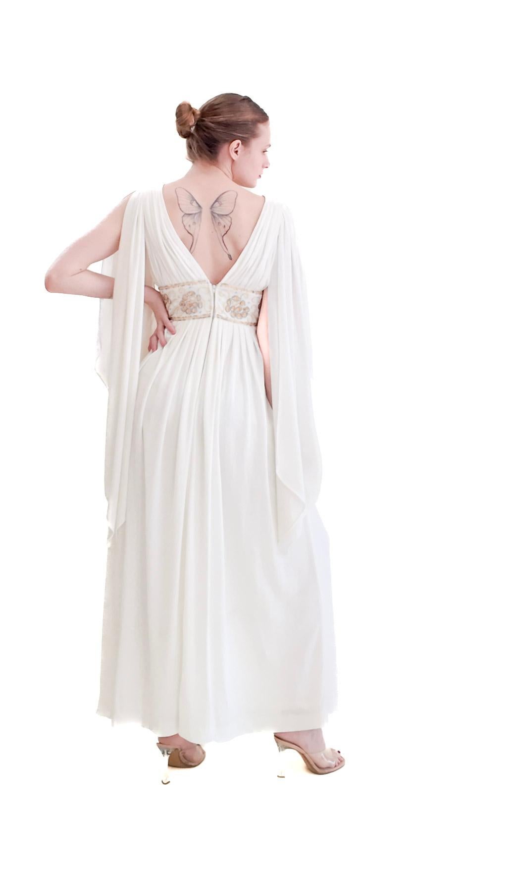 Claude Riha - Vestito bianco con ali d'angelo e perline in vita in vendita 1