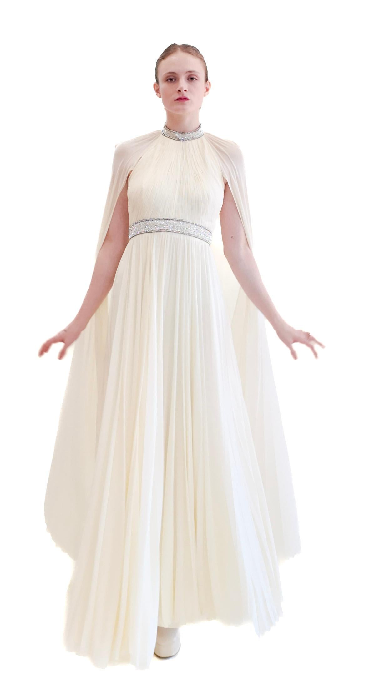 Claude Riha White Caped Gown with Beaded Neckline and Waistline in vendita 5