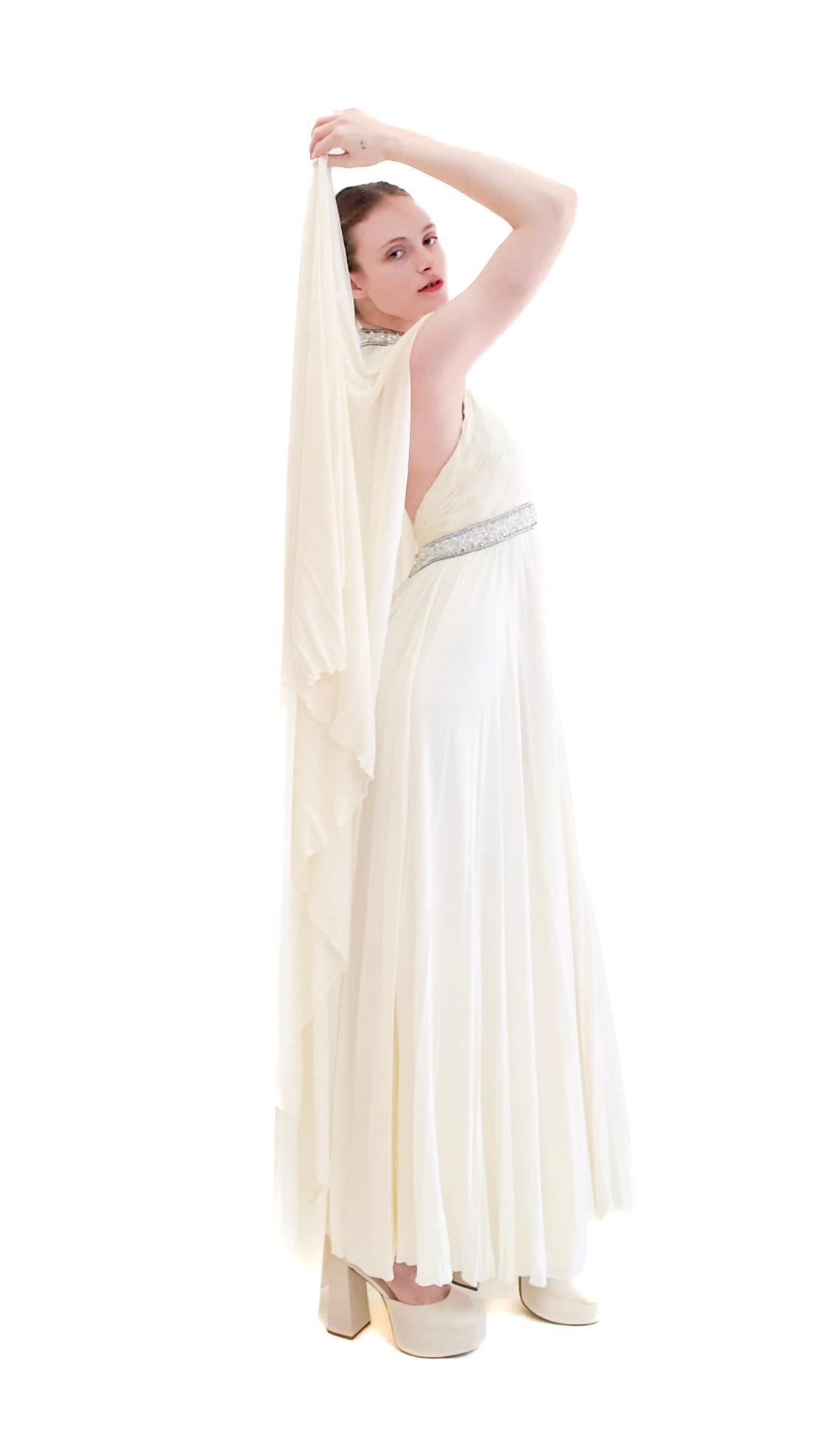 Claude Riha White Caped Gown with Beaded Neckline and Waistline in vendita 1