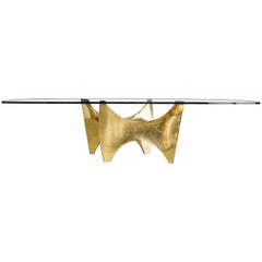 Table de salle à manger sculpturale en laiton de Claude Santarelli, Paris, vers 1975, signée