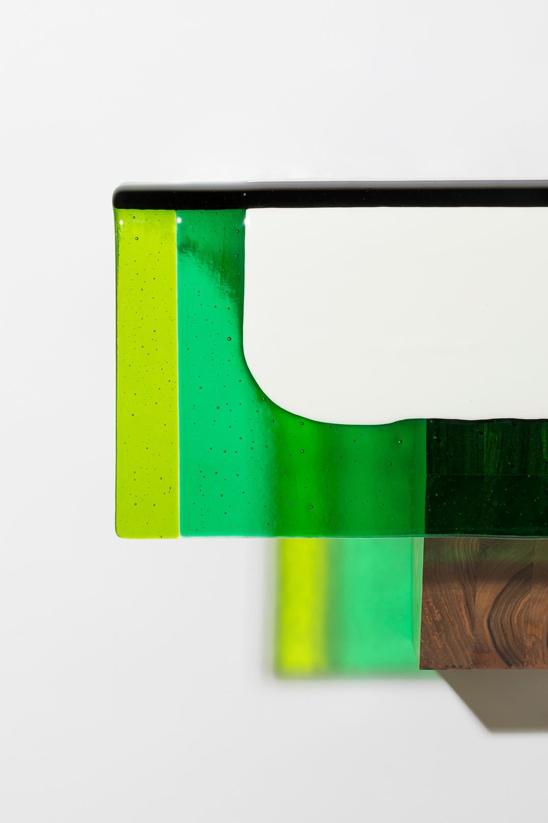 Periodo contemporaneo Claude Shelf Blu by Duccio Maria Gambi in Walnut and Murano Glass in vendita