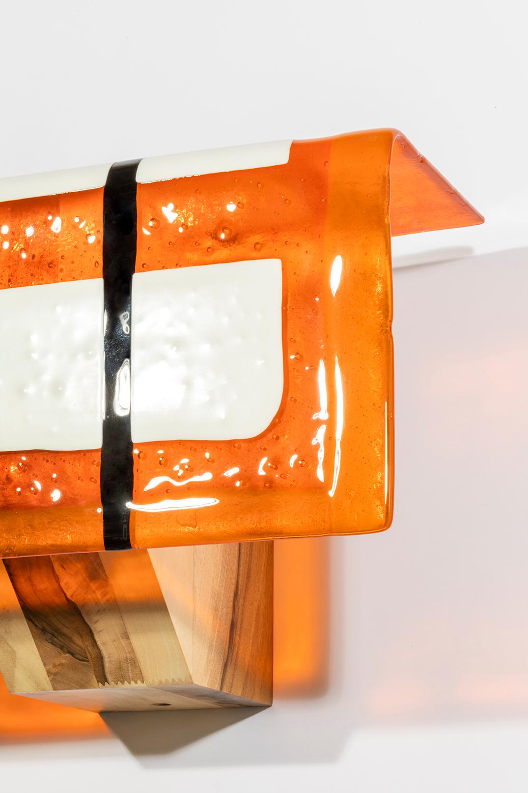 Claude Shelf Orange by Duccio Maria Gambi in Walnut and Murano Glass In condizioni ottime in vendita a Roma, IT