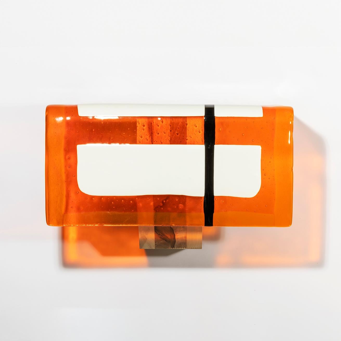 Periodo contemporaneo Claude Shelf Orange by Duccio Maria Gambi in Walnut and Murano Glass in vendita
