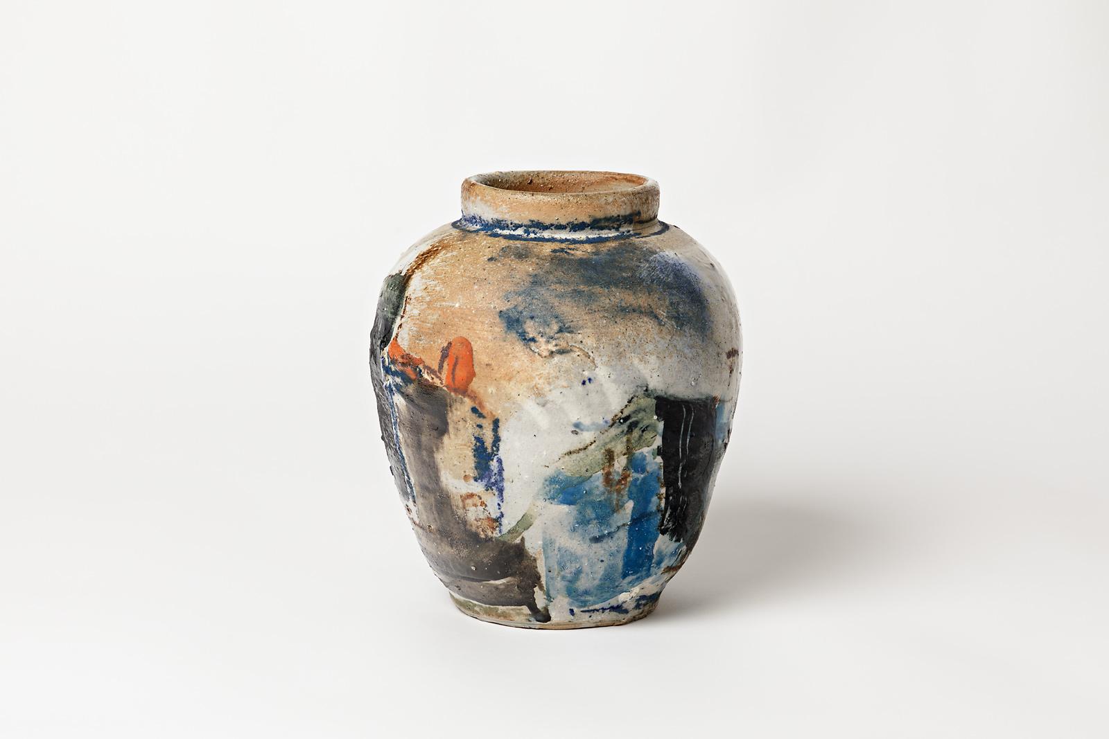 Claude Varlan

Abstract stoneware ceramic vase by French artist.

Elegant and strong ceramic glazes colors.

Perfect conditions.

Dimensions: 22 x 18cm.