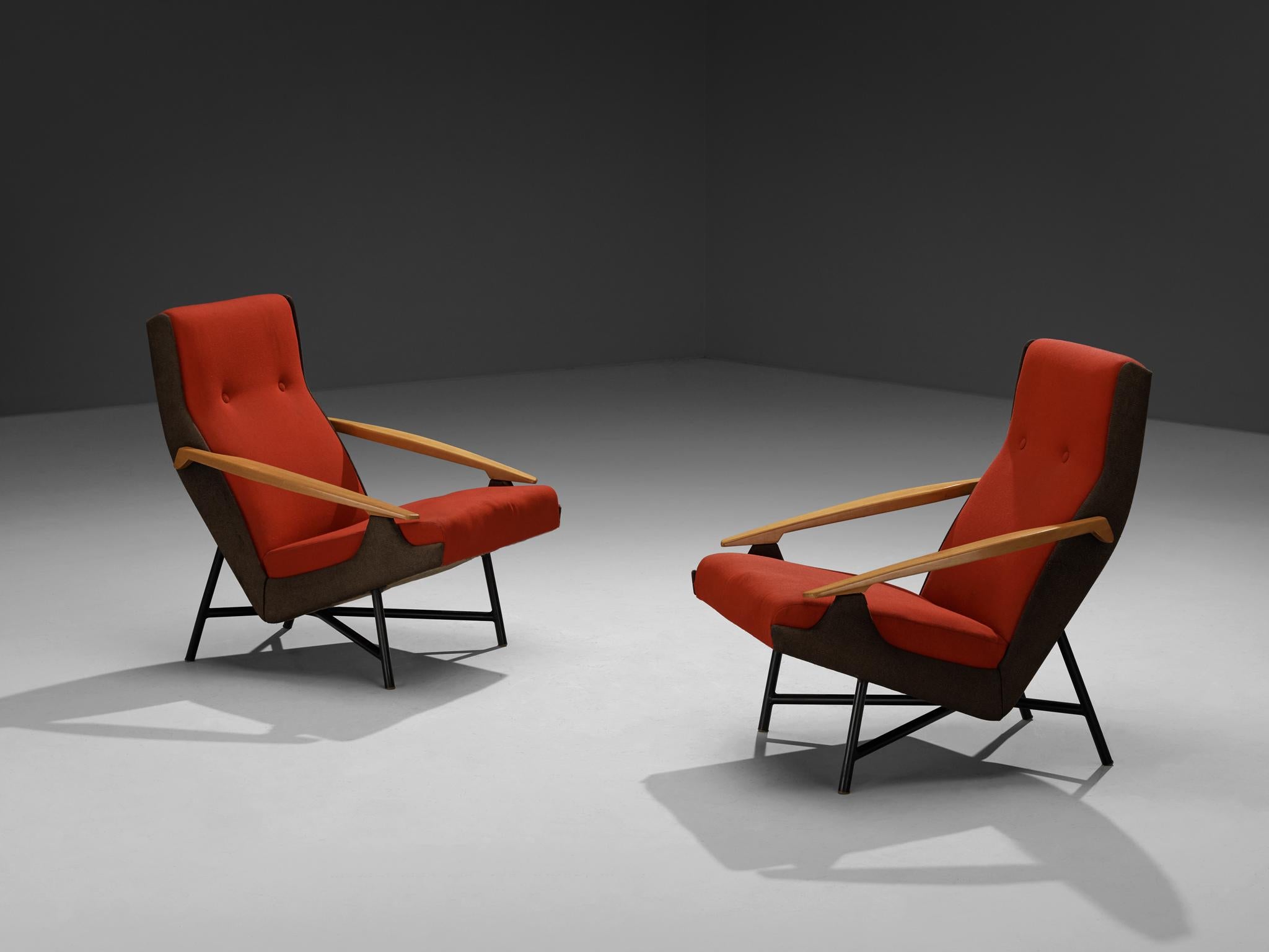 Pareja de sillones Claude Vassal tapizados en dos tonos Metal en venta