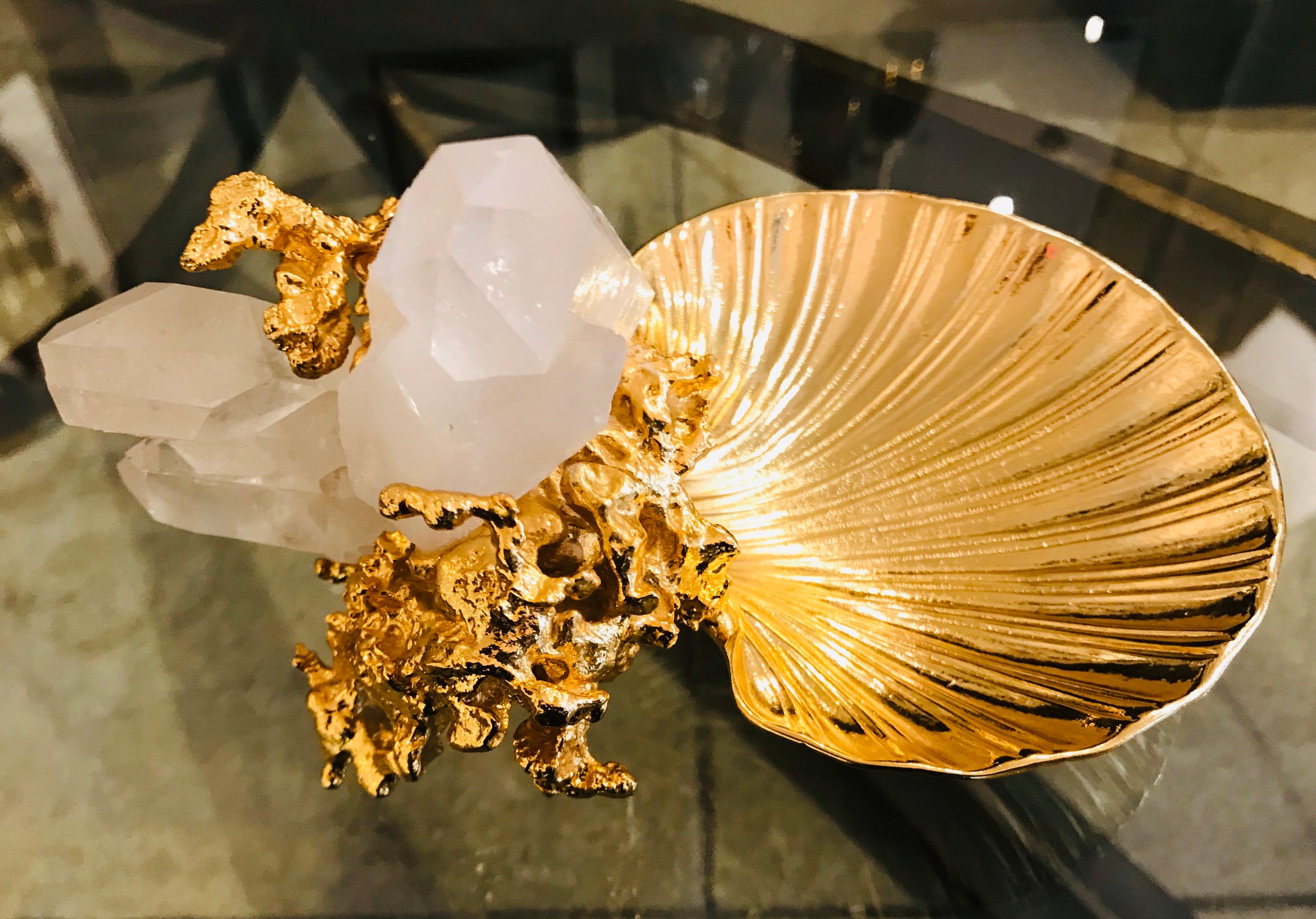 A wonderful 1970s exploding 24-karat gold bronze sculpture dish with two large quartz clusters by French artist, Claude Victor Boeltz. Signed. A matching pair if needed.