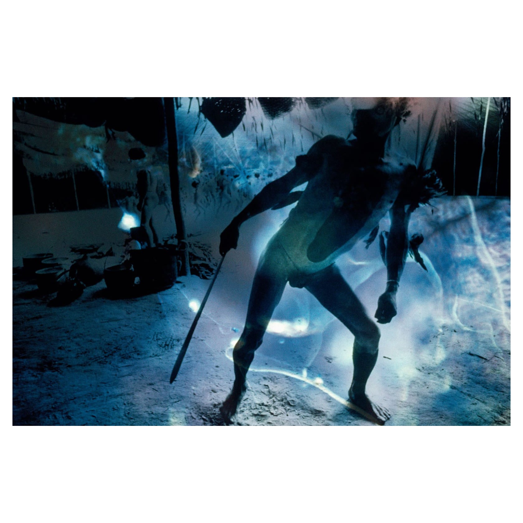 Claudia Andujar, "Guerreiro de Toototobi", de la serie Sonhos Yanomamis, 2002
