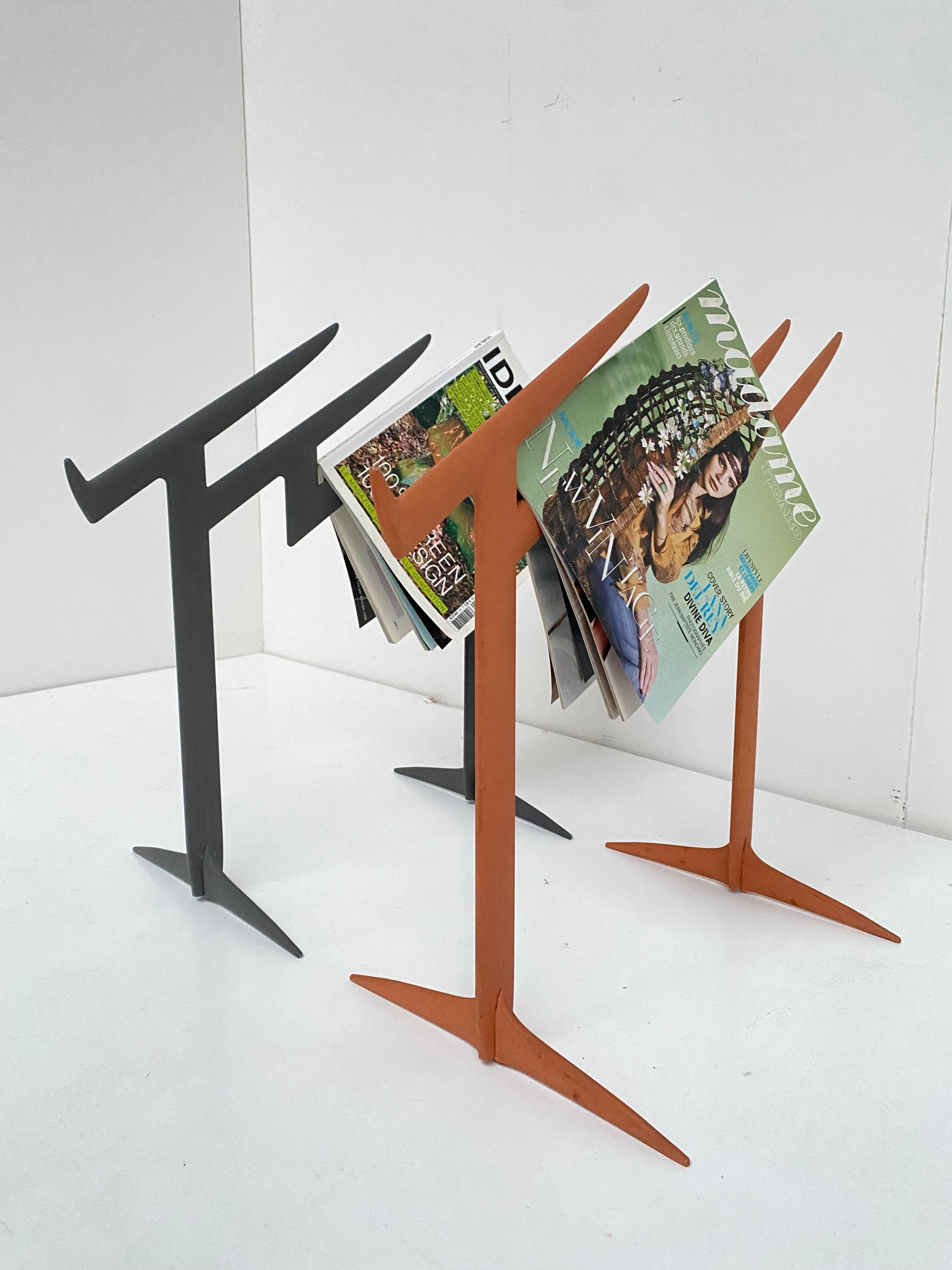 Italian Claudia Evangelista magazine rack, design by Philippe Starck for Kartell in 1996