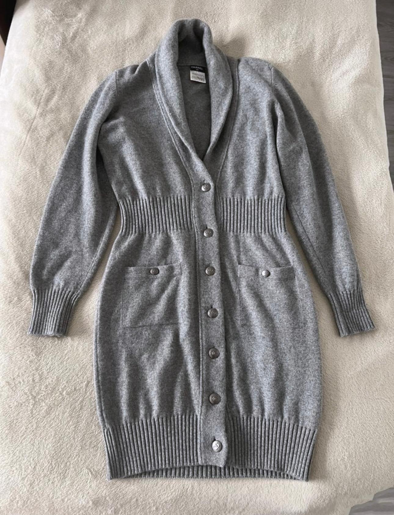 Claudia Schiffer Style Cashmere Cardigan 2