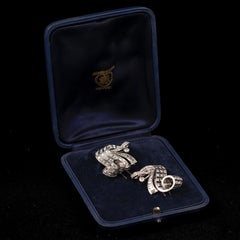 Claudino de Oliveira Art Deco Diamond Scroll Clip Pin Brooches Platinum 1940s