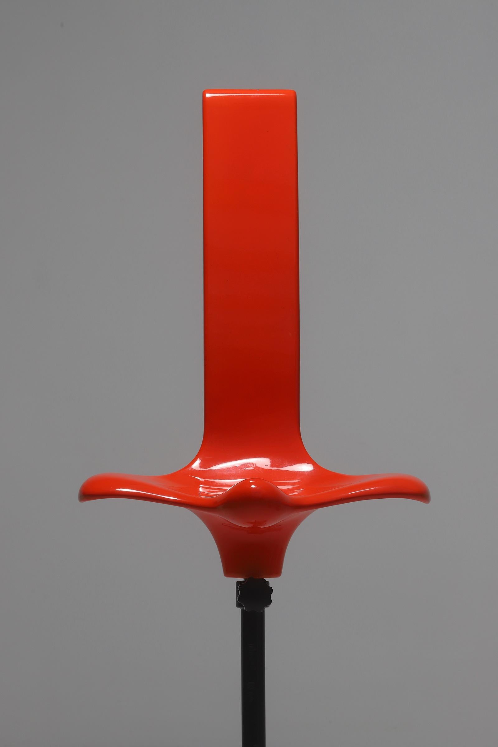 Red modern Appoggio Stool by Claudio Salocchi for Sormani In Good Condition For Sale In Antwerpen, Antwerp