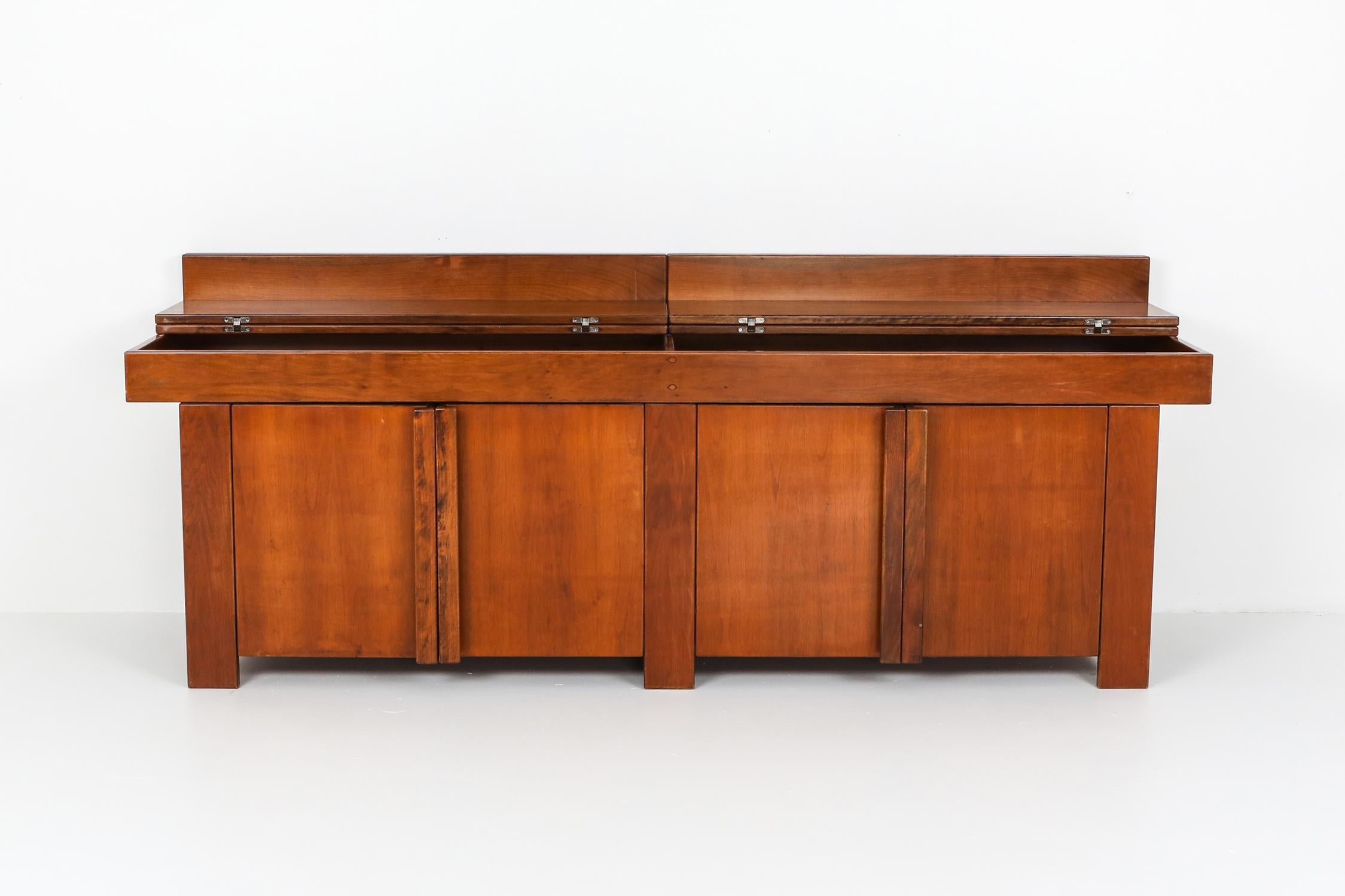 Mid-Century Modern Giovanni Michelucci Style Credenza in Solid Elm