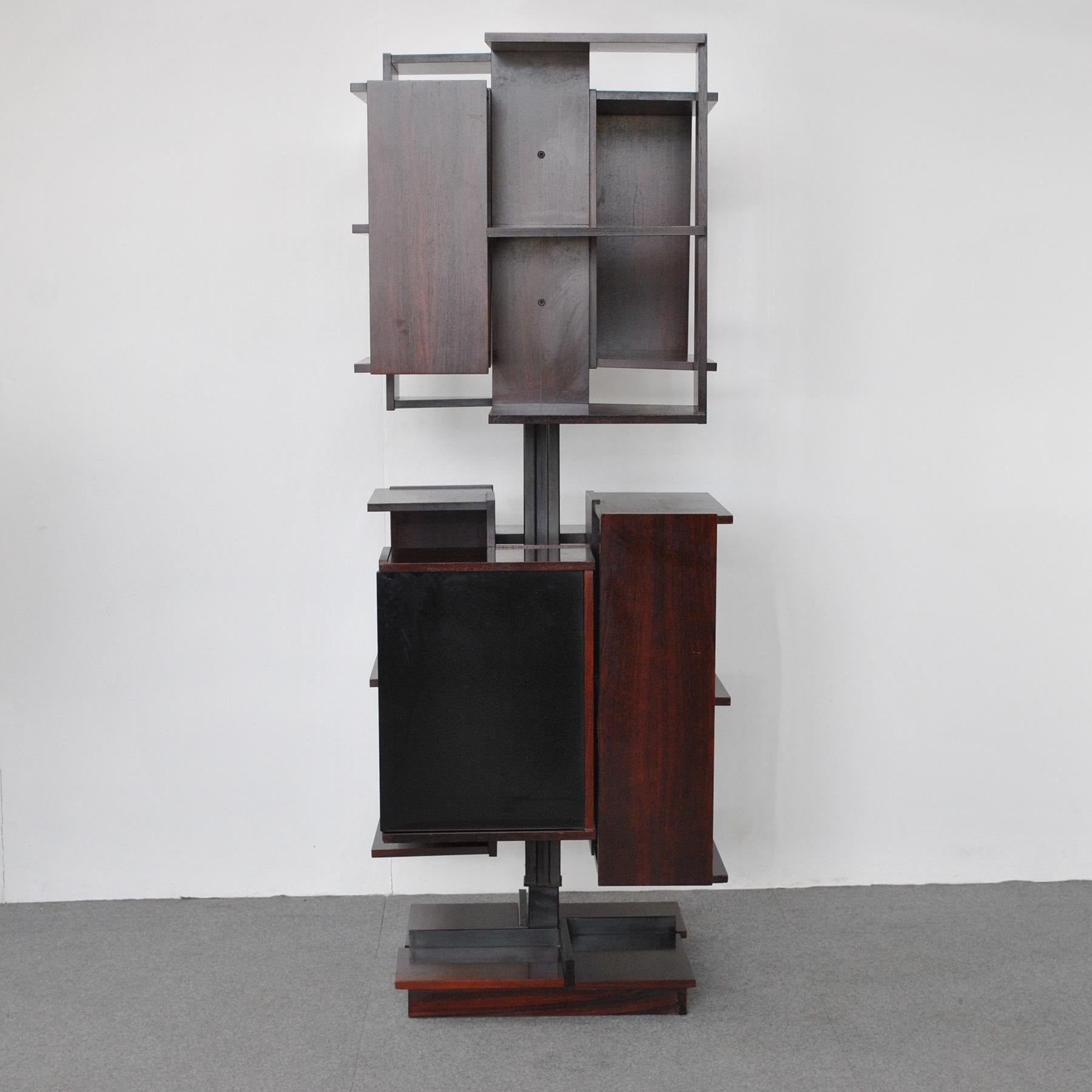 Amazing bookcase model Centro by Claudio Salocchi for Sormani mid 60's.