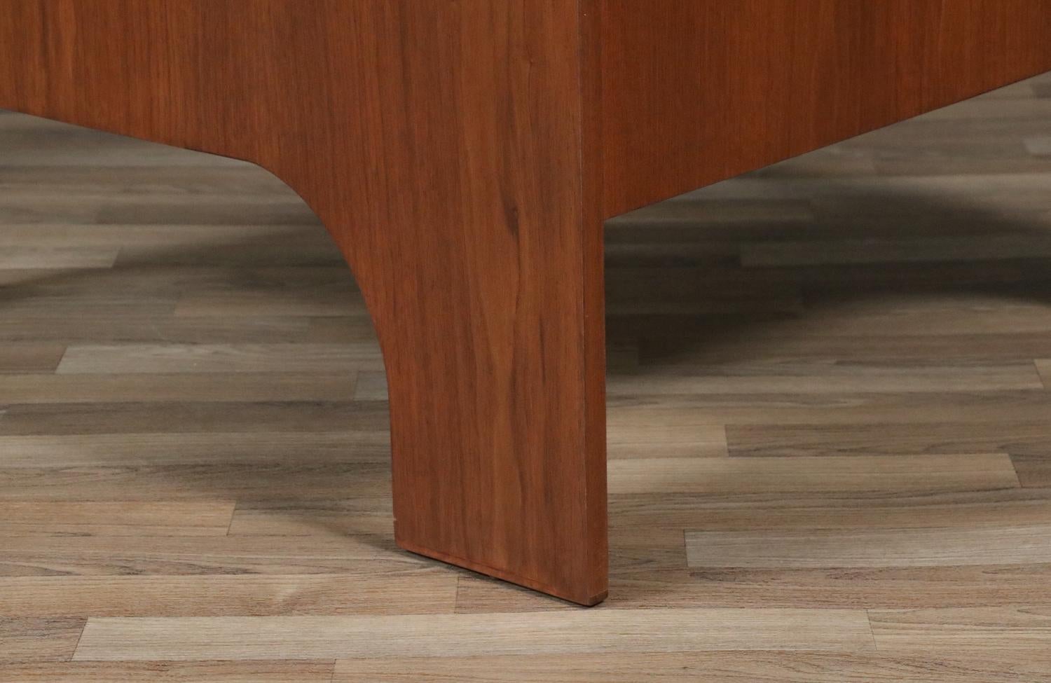 Claudio Salocchi “Oriolo” Smoke Glass Coffee Table for Sormani For Sale 1