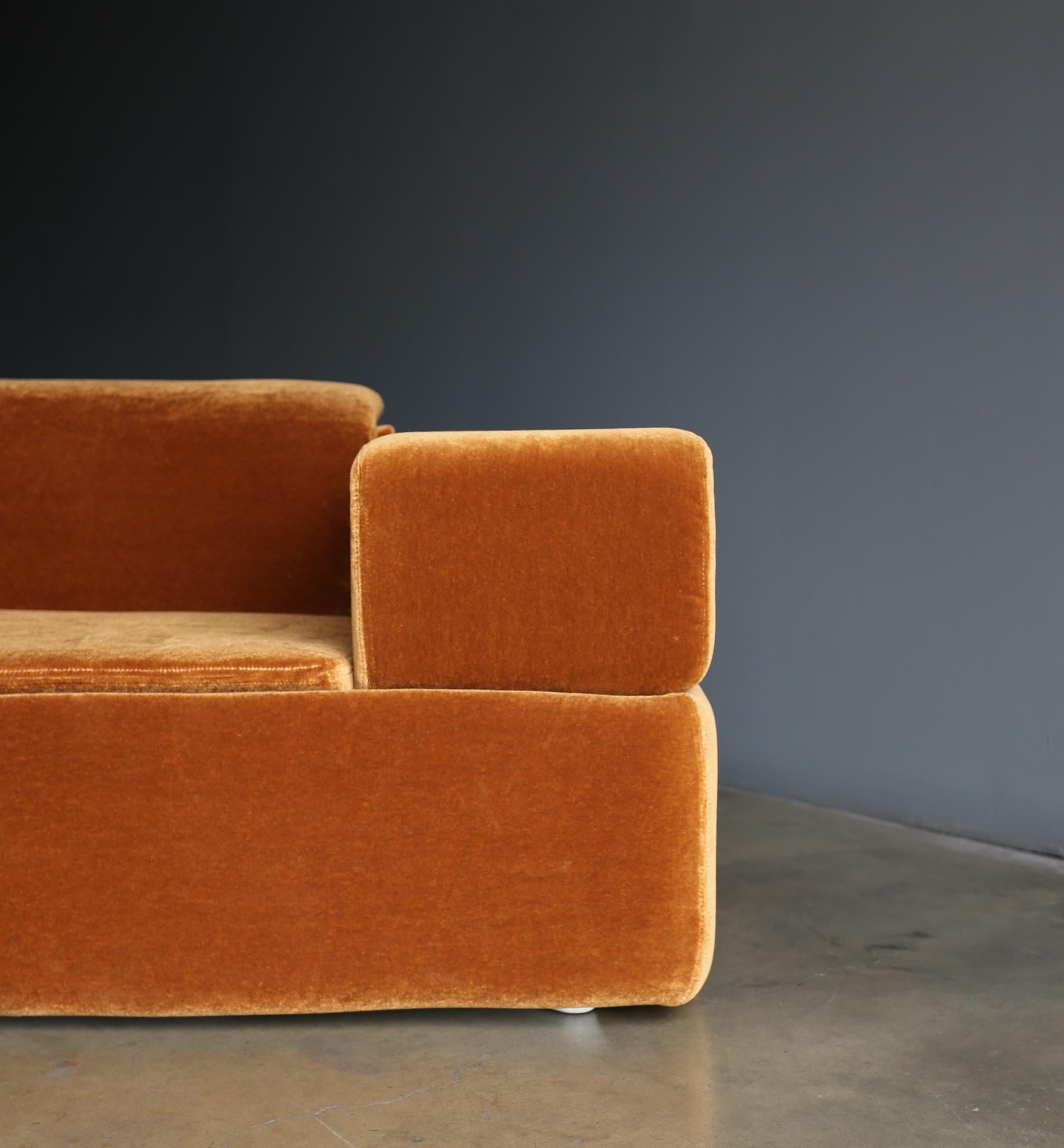 Claudio Salocchi Paione Modular Mohair Sofa for Sormani, circa 1968 3