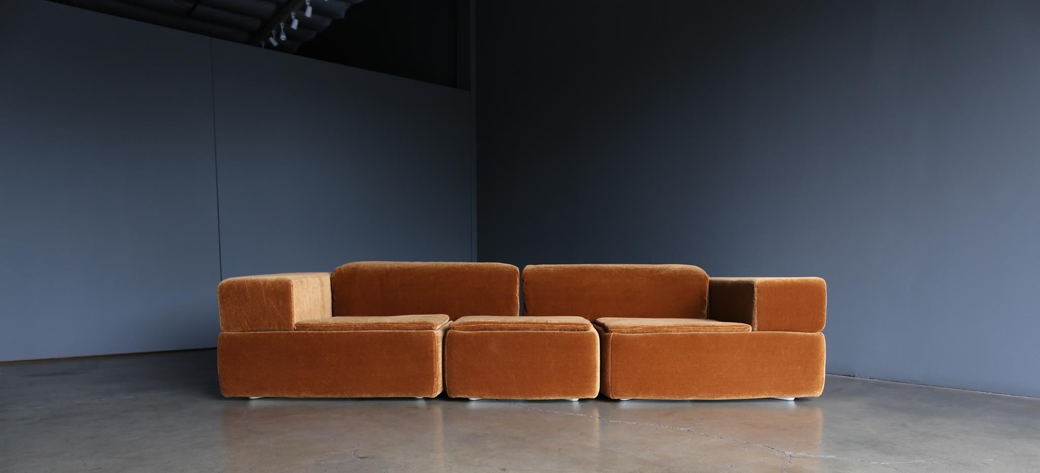 Claudio Salocchi Paione Modular Mohair Sofa for Sormani, circa 1968 8