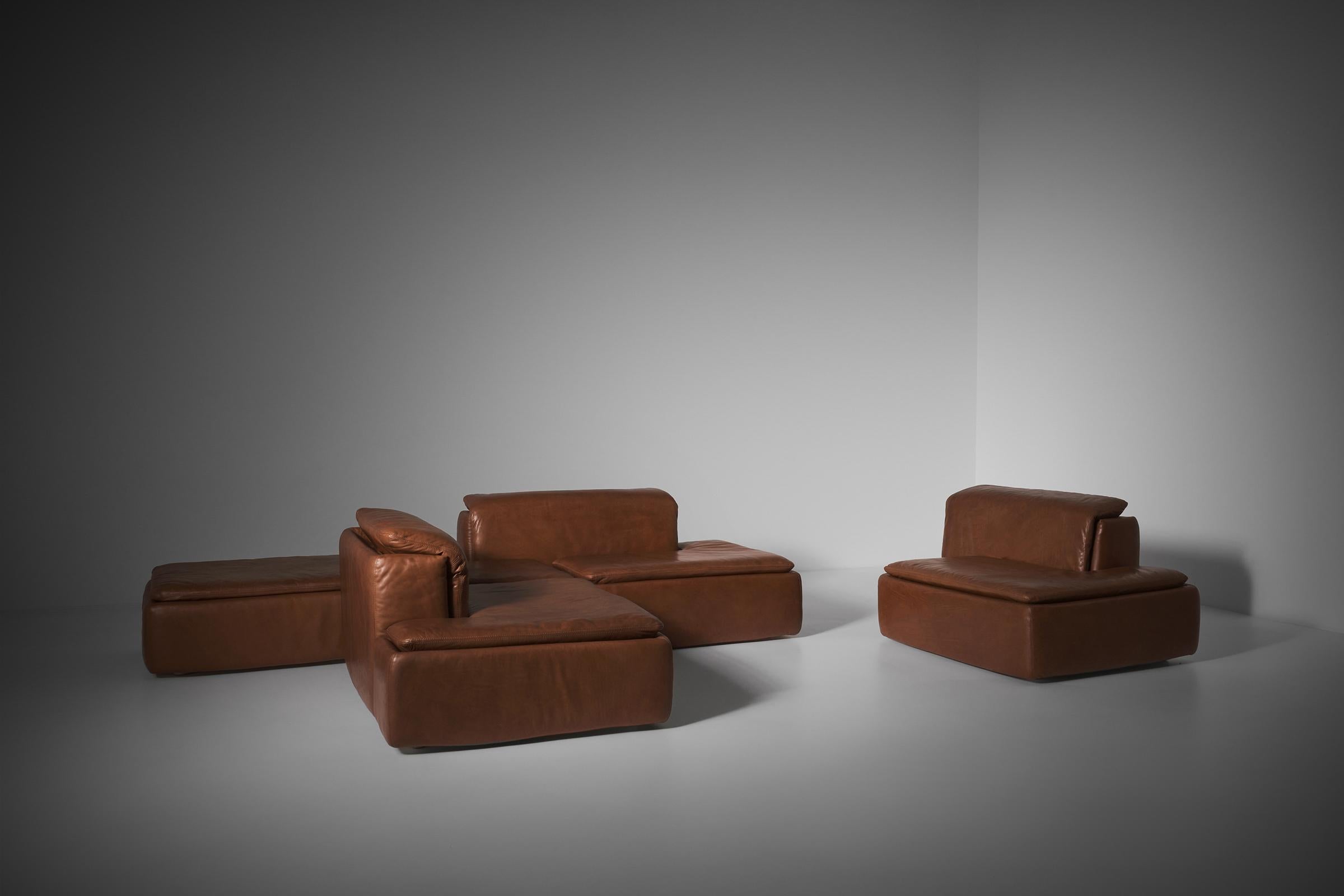 Claudio Salocchi ‘Paione’ Modular Sofa for Sormani, Italy 1968 3