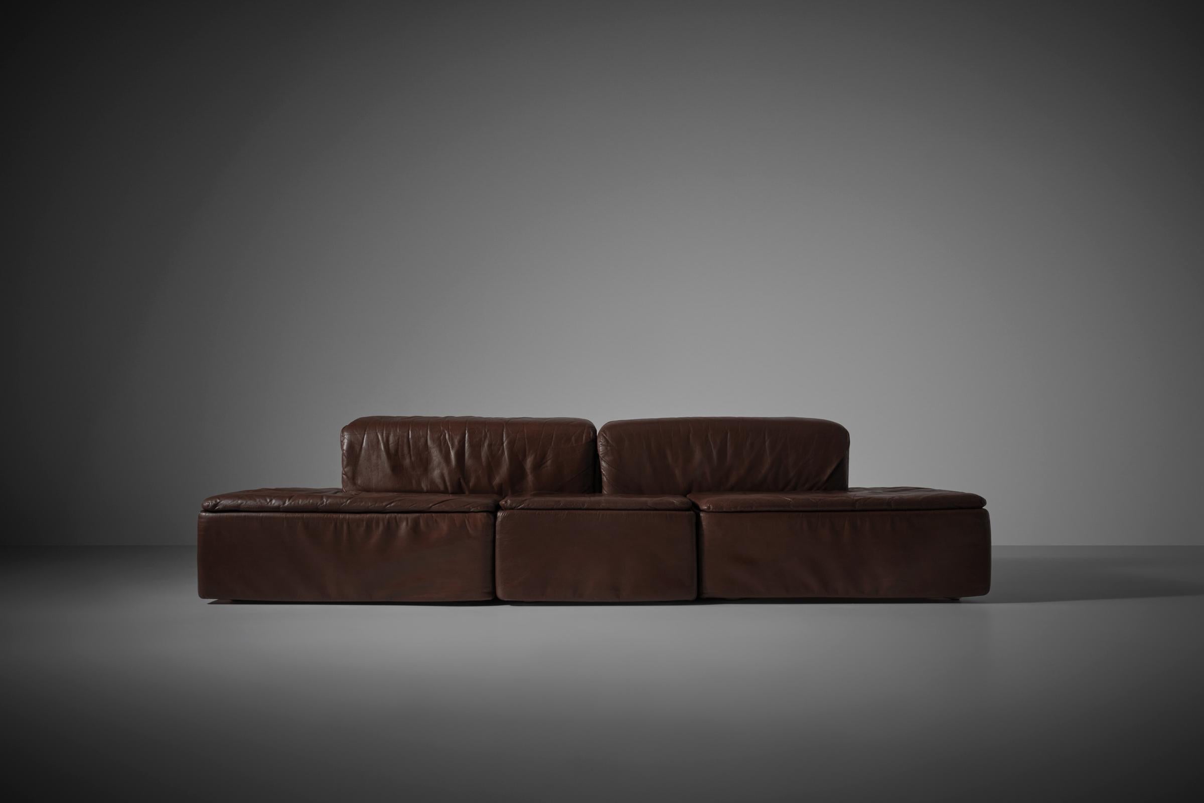 Italian Claudio Salocchi ‘Paione’ modular sofa for Sormani, Italy 1968 For Sale