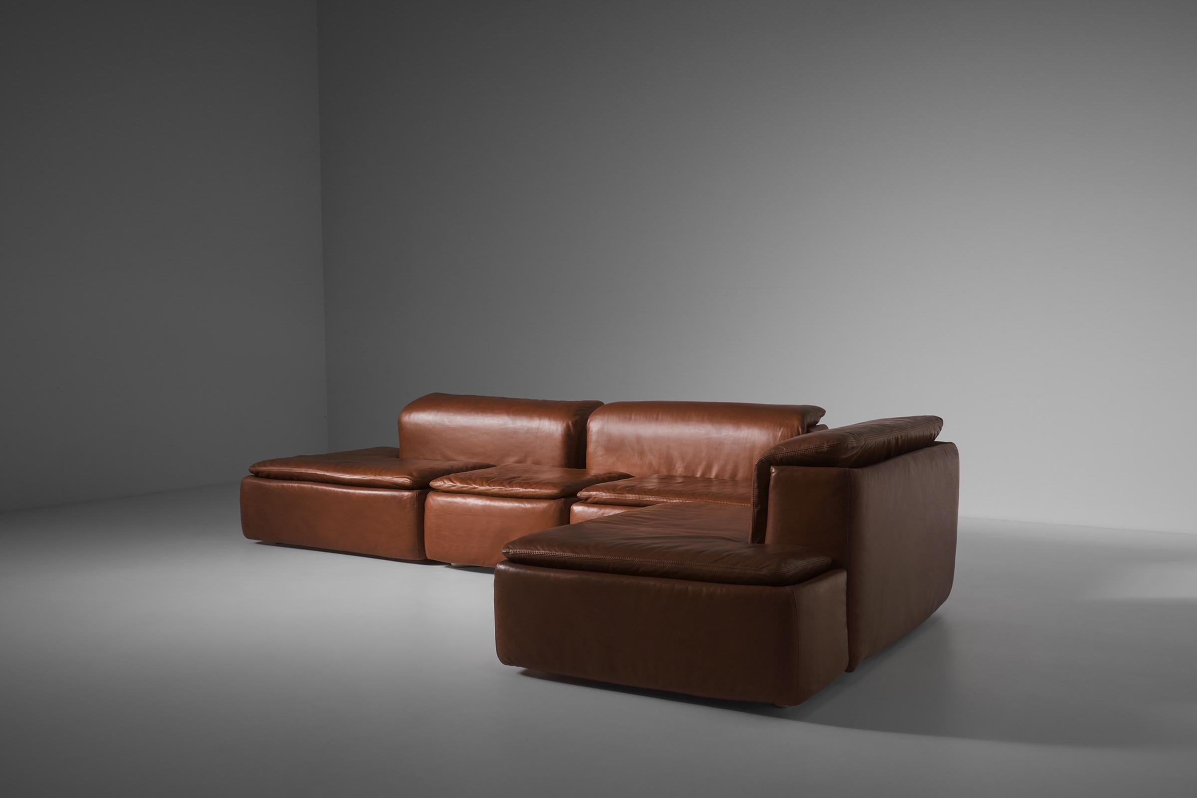 Claudio Salocchi ‘Paione’ Modular Sofa for Sormani, Italy 1968 In Good Condition In Rotterdam, NL