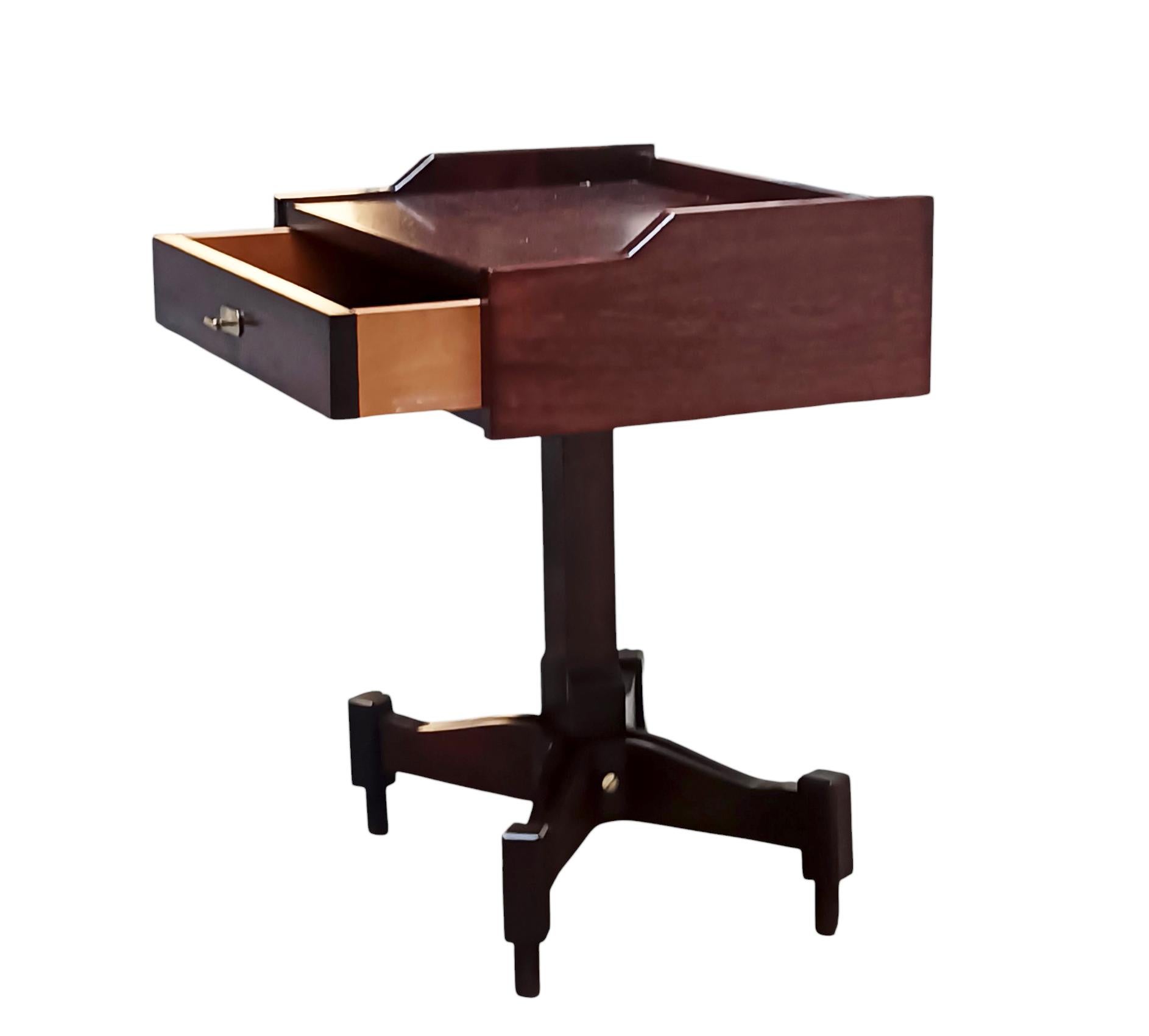 italien Claudio Salocchi per Sormani Tavolino o Comodino in Legno, Italia 1960s en vente