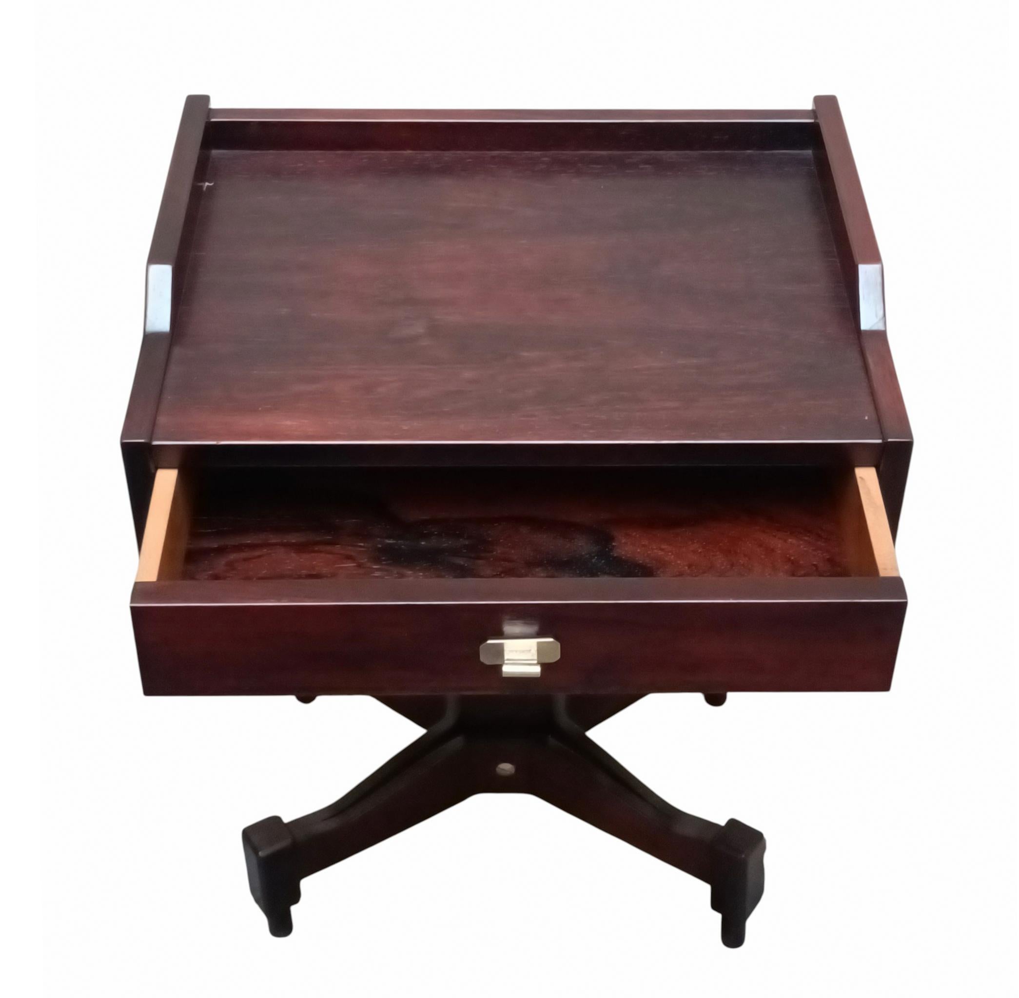 Claudio Salocchi per Sormani Tavolino o Comodino in Legno, Italia 1960s Bon état - En vente à Naples, IT