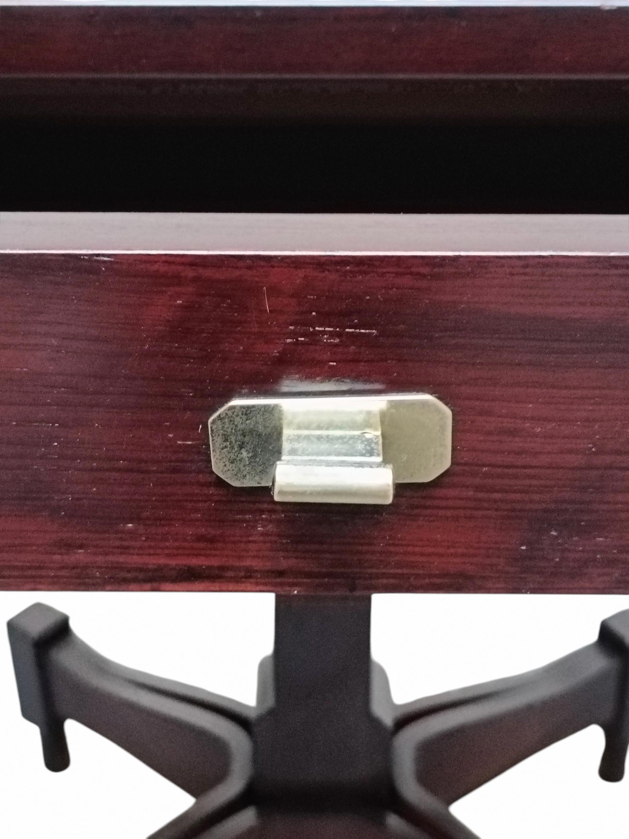 Milieu du XXe siècle Claudio Salocchi per Sormani Tavolino o Comodino in Legno, Italia 1960s en vente