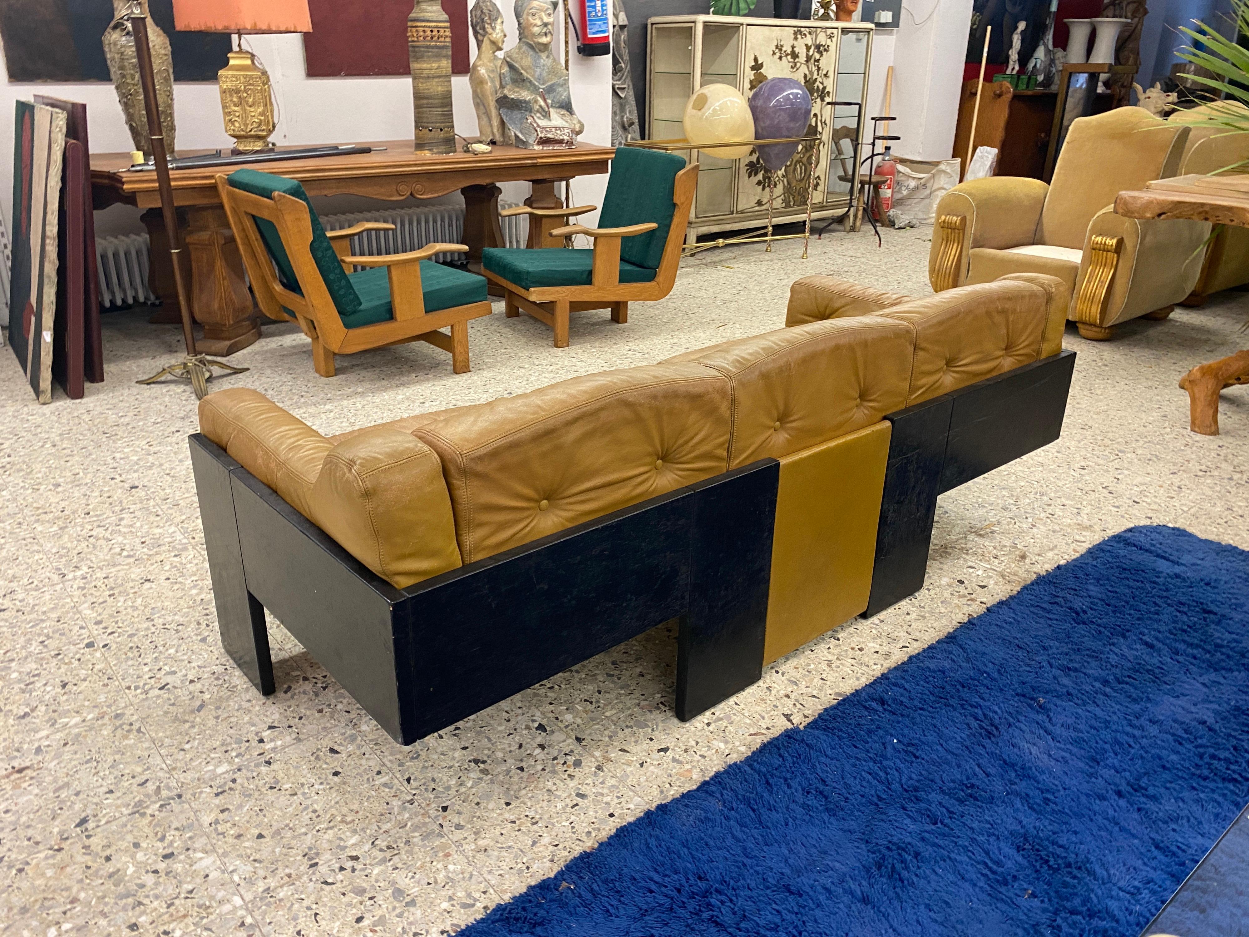 Erik De Forse ,  Sofa in lacquered wood and leather circa 1960 In Good Condition For Sale In Saint-Ouen, FR