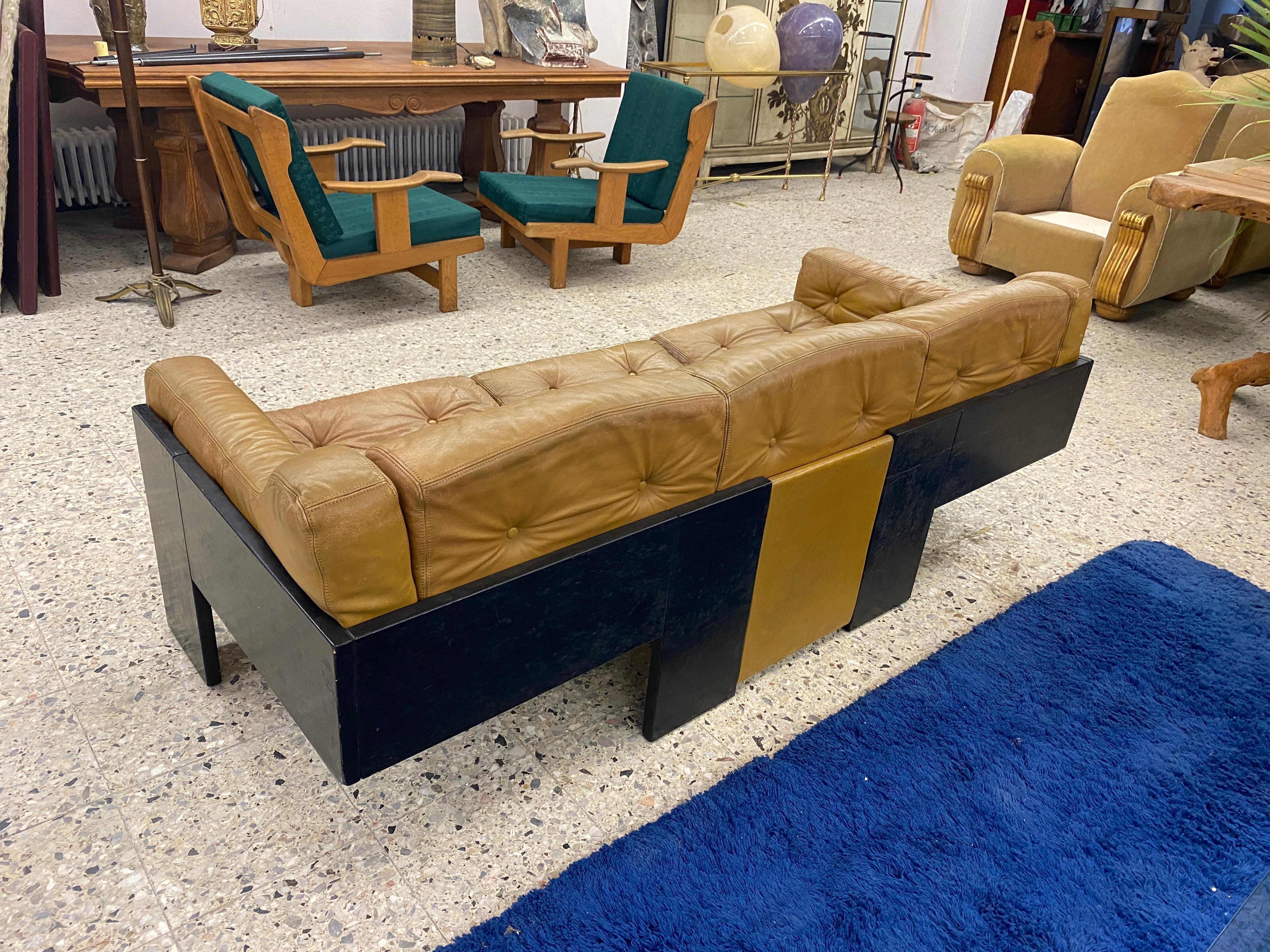 Wood Erik De Forse ,  Sofa in lacquered wood and leather circa 1960 For Sale