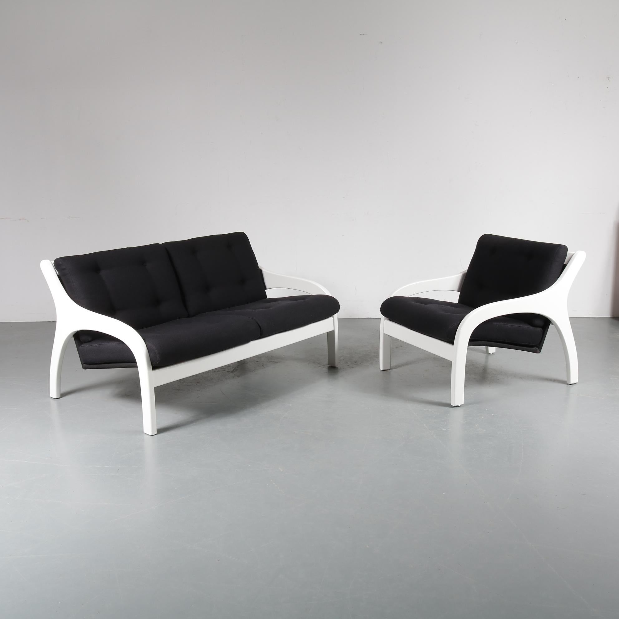 A beautiful and rare seating set, a two-seater sofa and lounge chair, model 