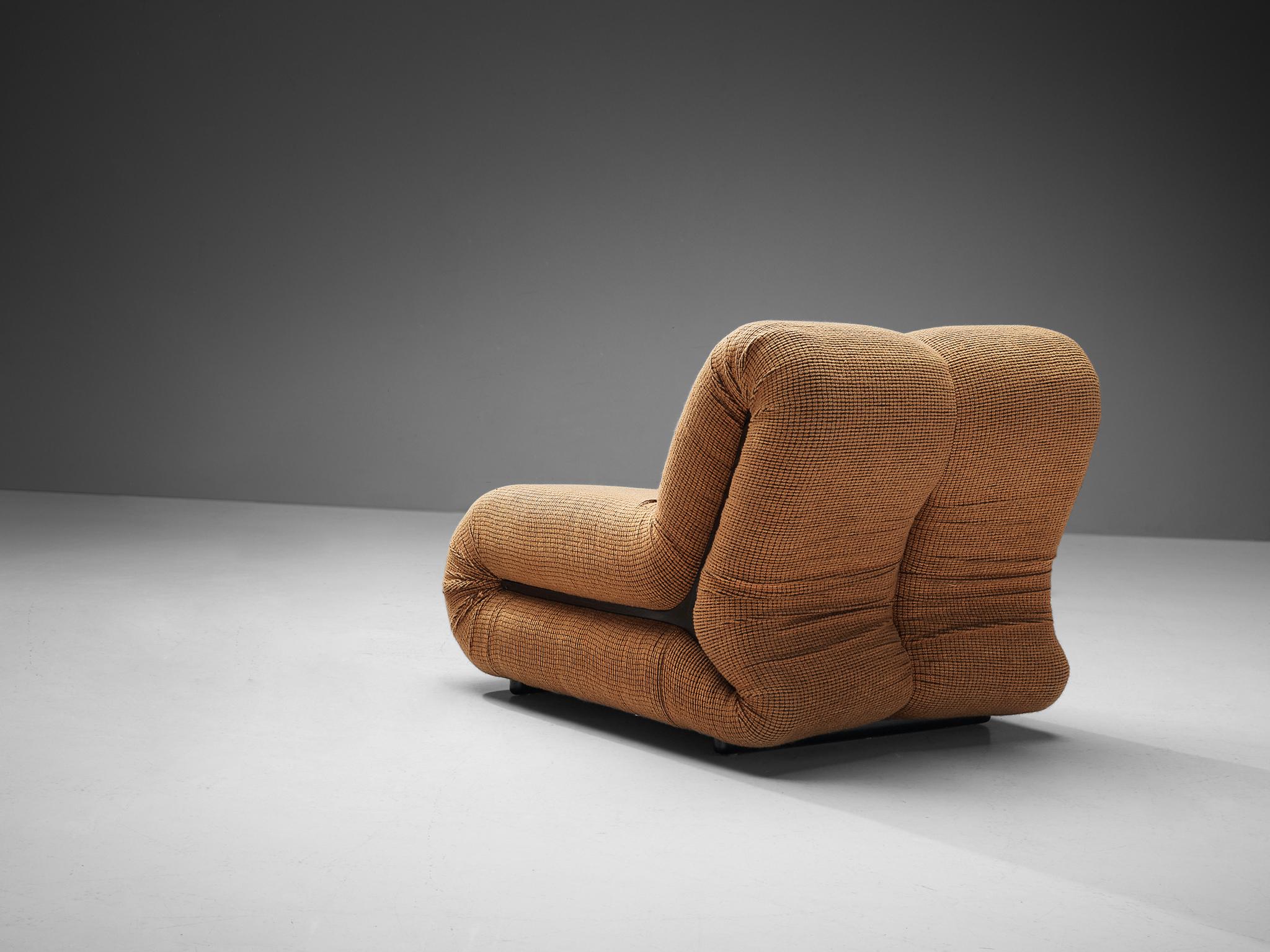 Claudio Vagnoni for 1P 'Pagru' Lounge Chair in Camel Upholstery In Good Condition In Waalwijk, NL