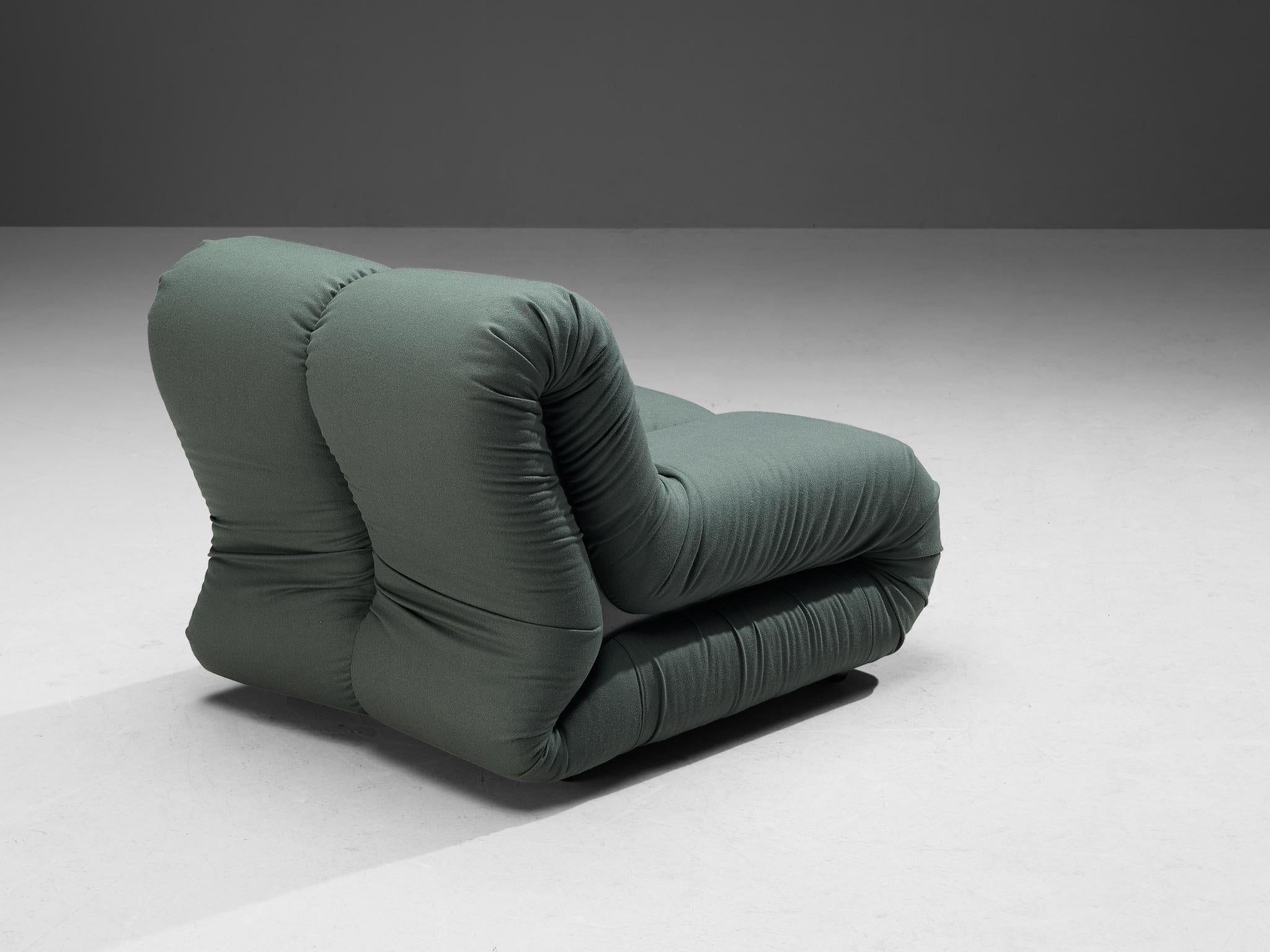 Milieu du XXe siècle Claudio Vagnoni pour 1P 'Pagru' fauteuil de salon en tissu vert  en vente
