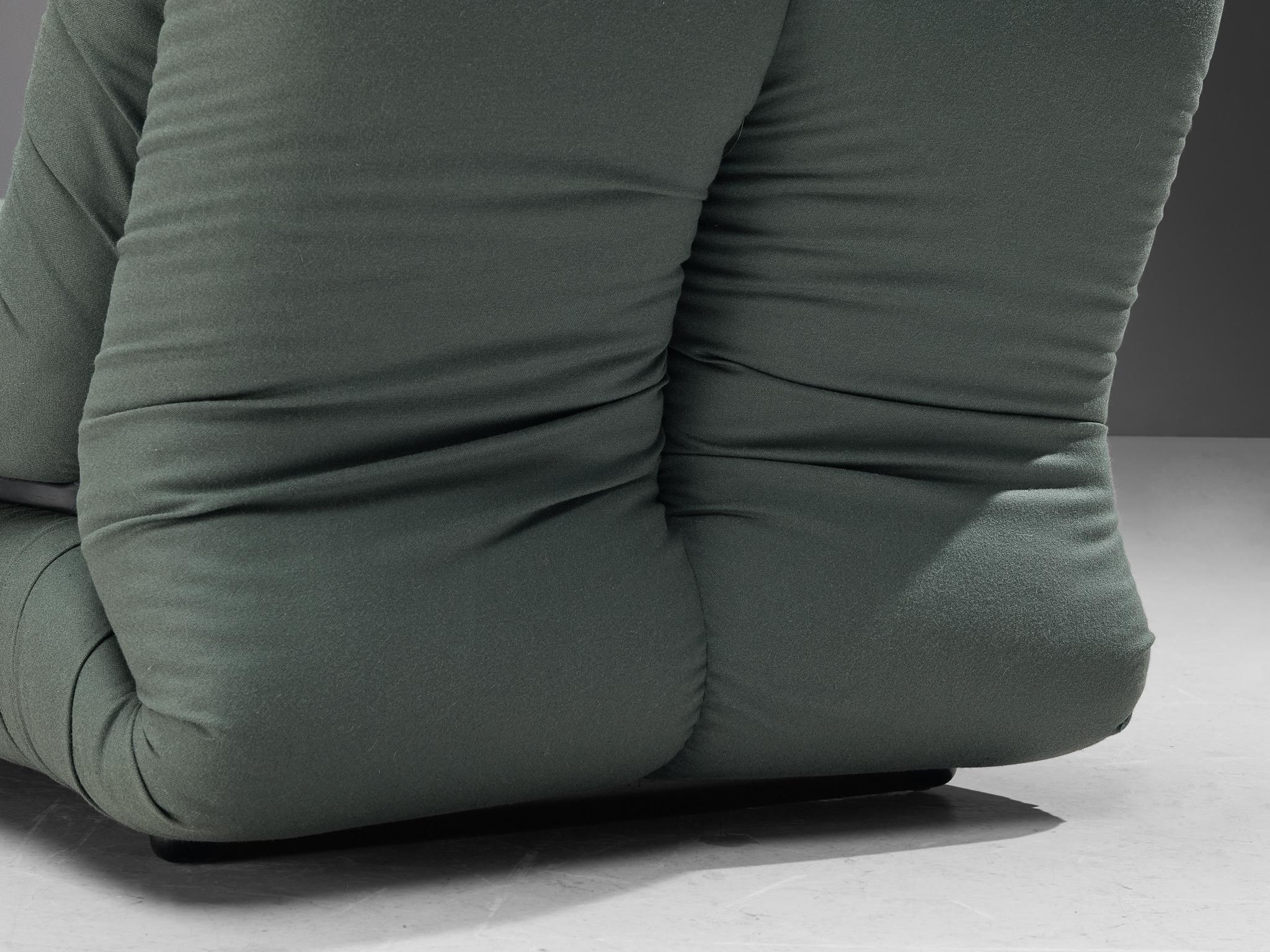 Claudio Vagnoni pour 1P 'Pagru' fauteuil de salon en tissu vert  en vente 1